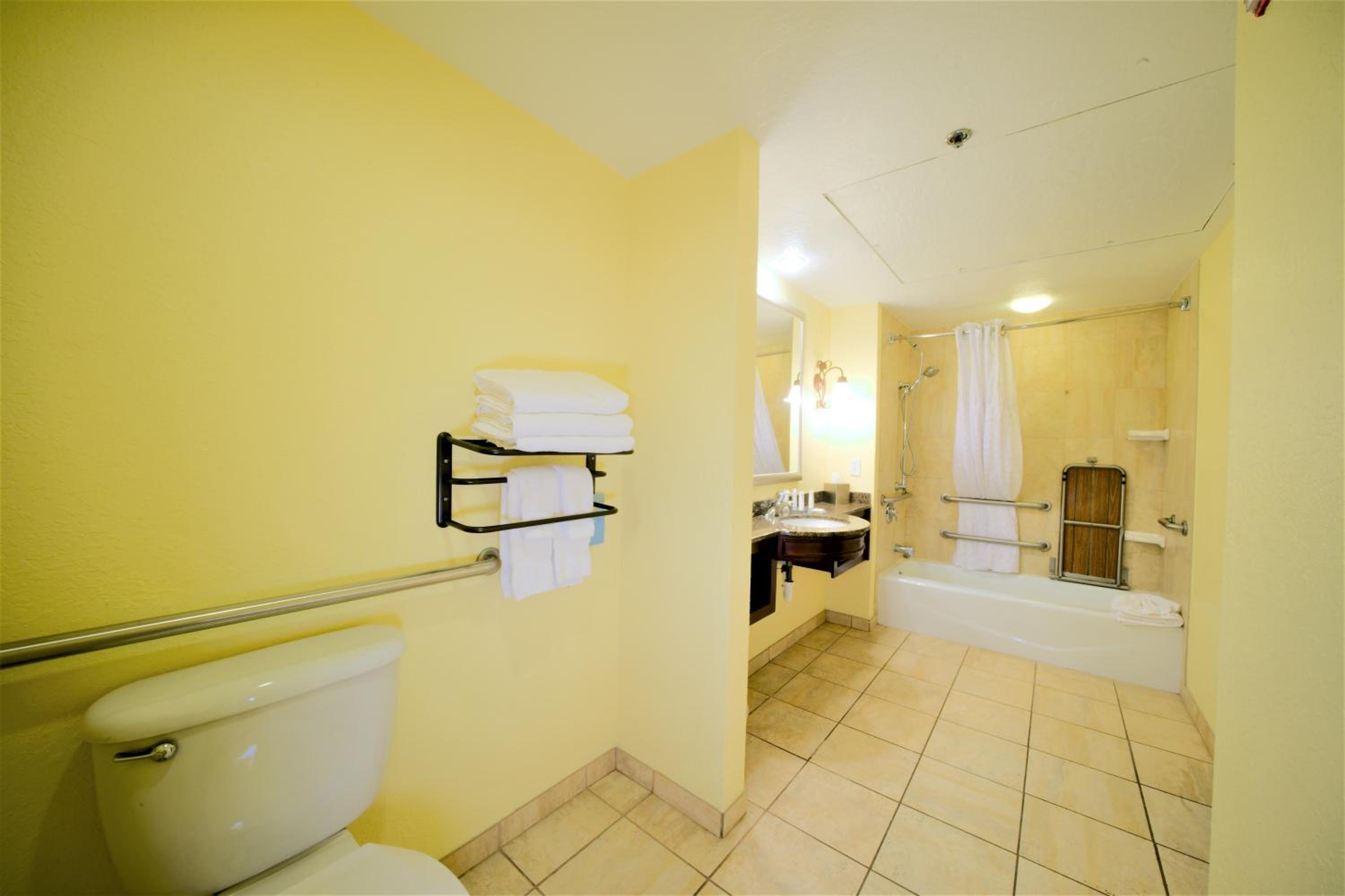 King Room - Disability Access/Non-Smoking