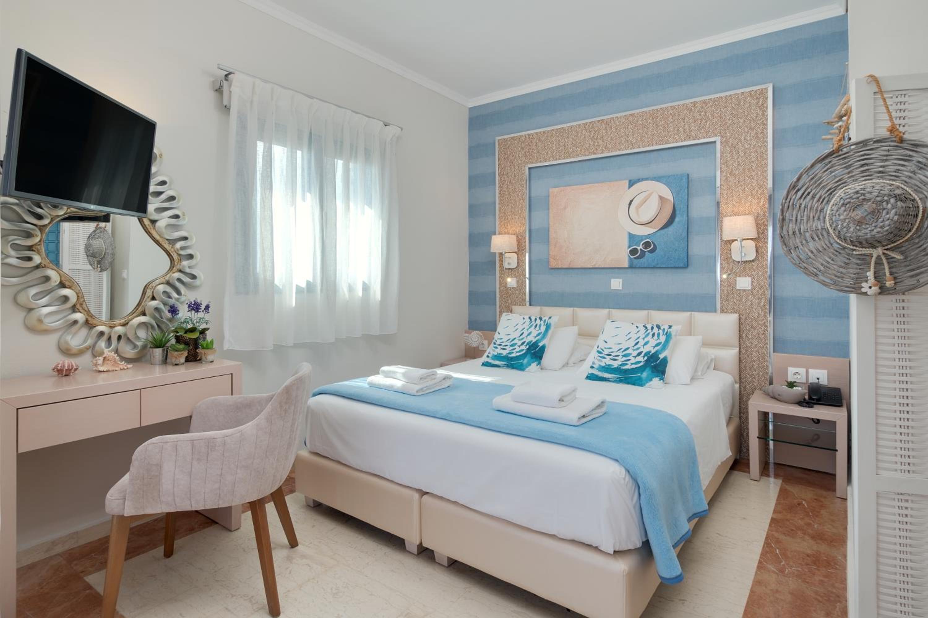Junior Suite with Panoramic Sea View & Hot Tub