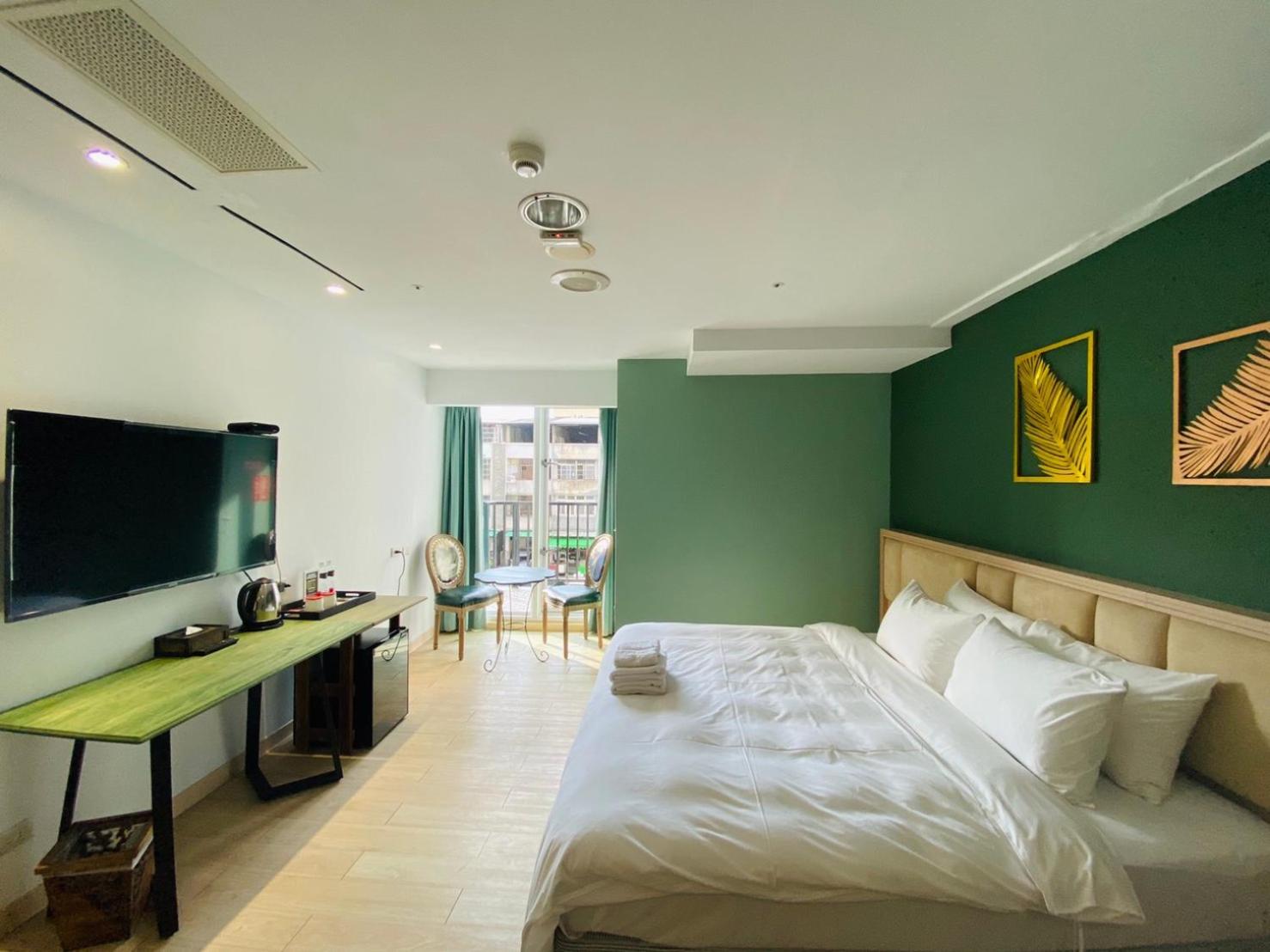 Superior Double Room with Balcony - Photo 9