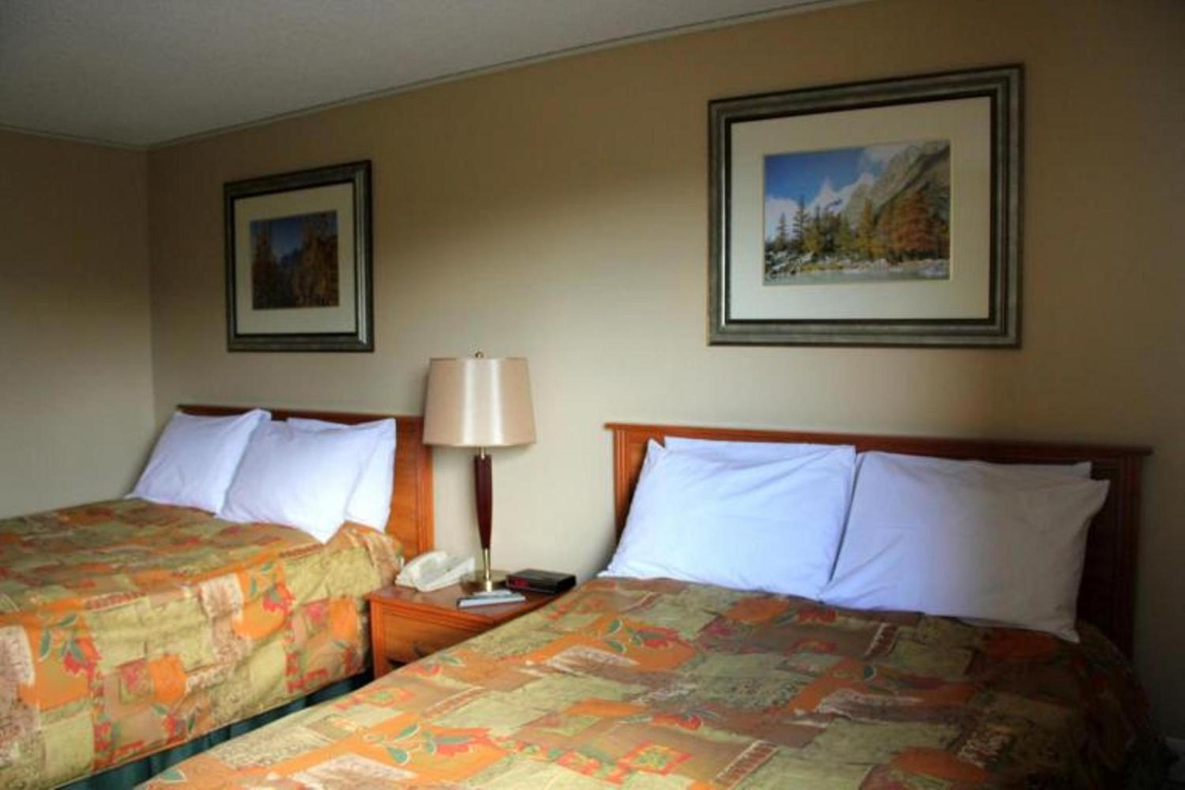 Double Room with Two Double Beds photo 2