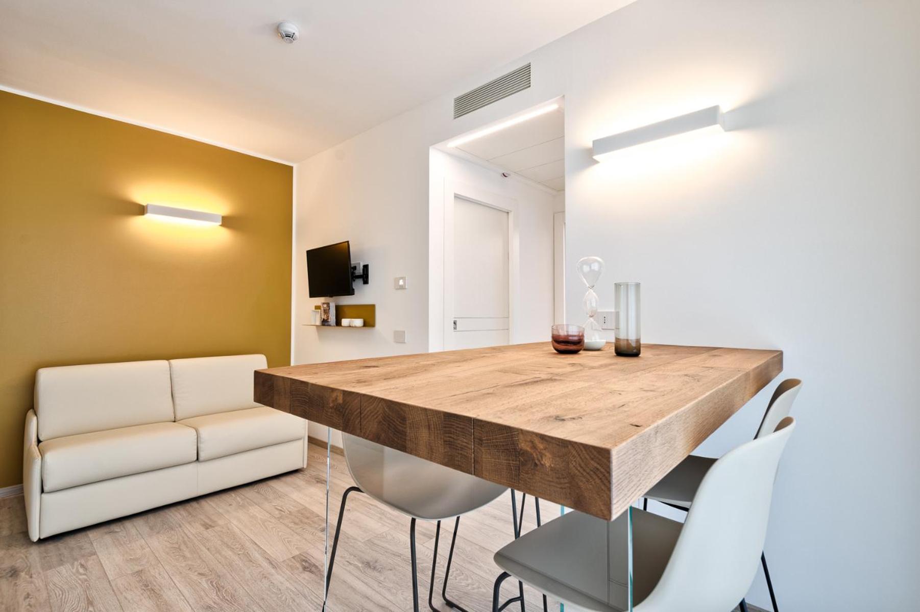 One-Bedroom Apartment - Photo 38