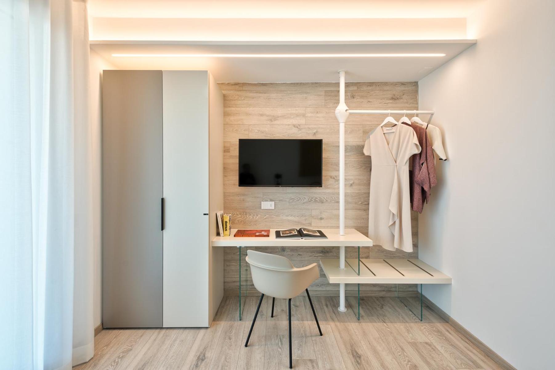 One-Bedroom Apartment - Photo 27