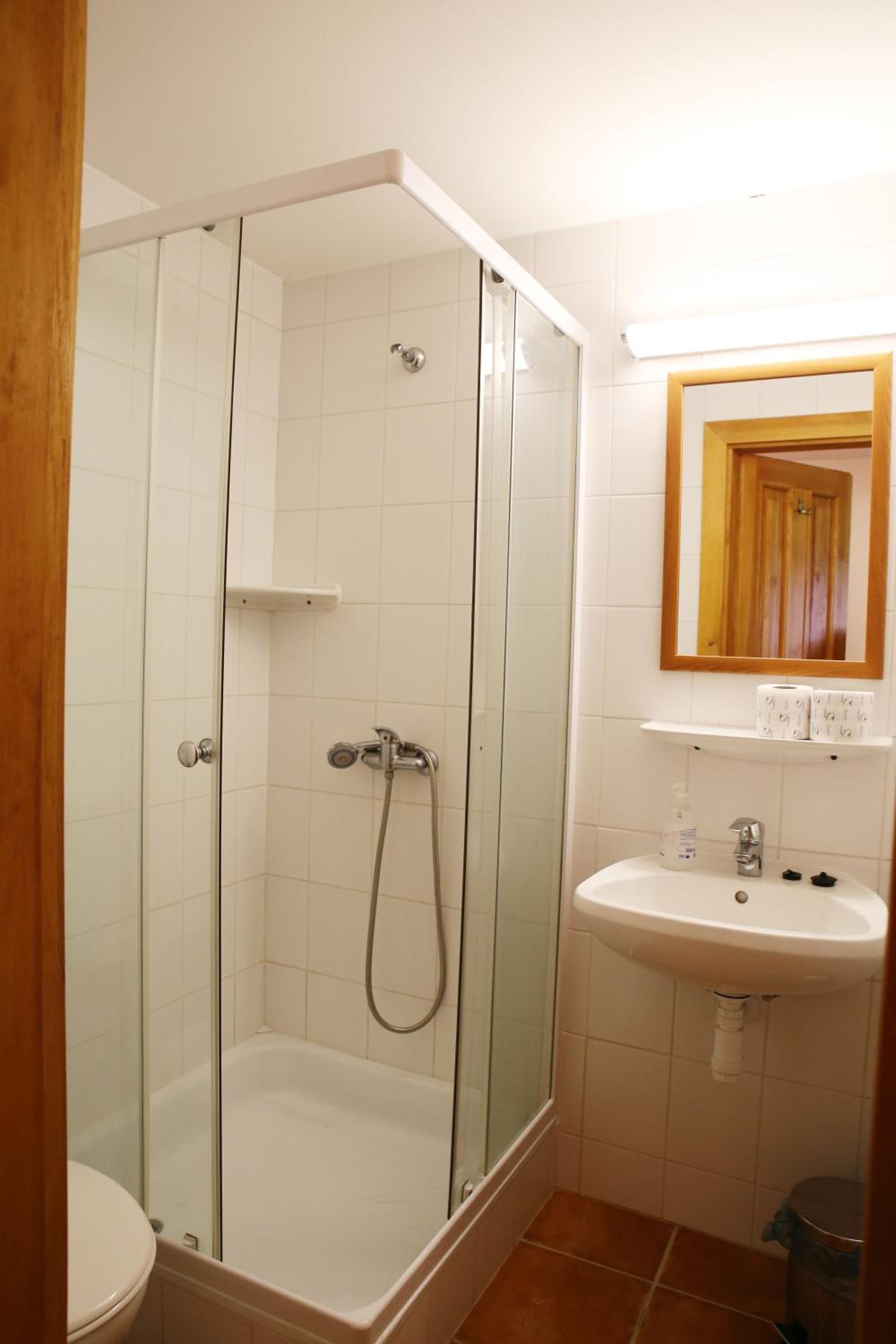 Twin Room with Bathroom photo 3