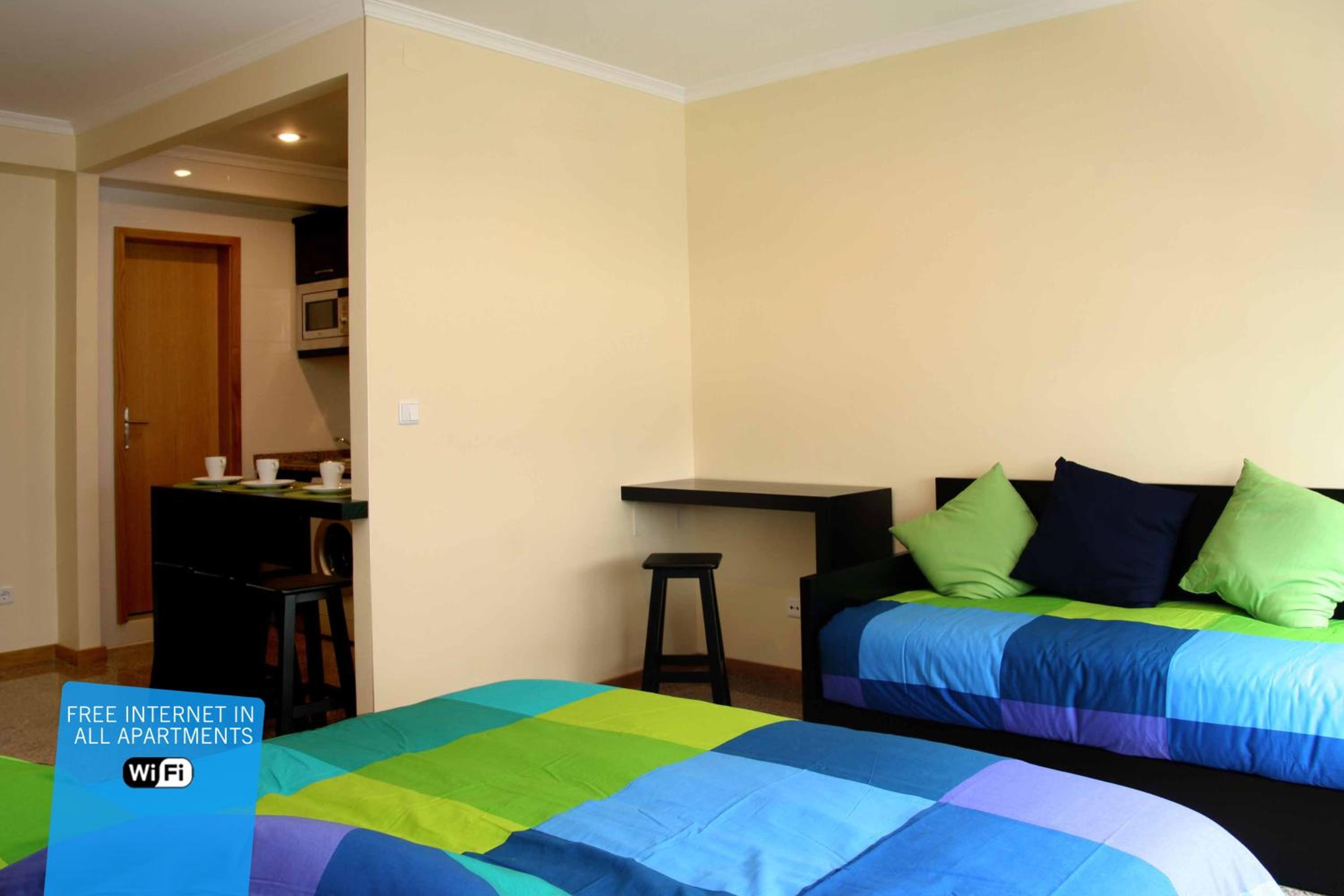 Deluxe Studio (4 Adults) - Photo 11