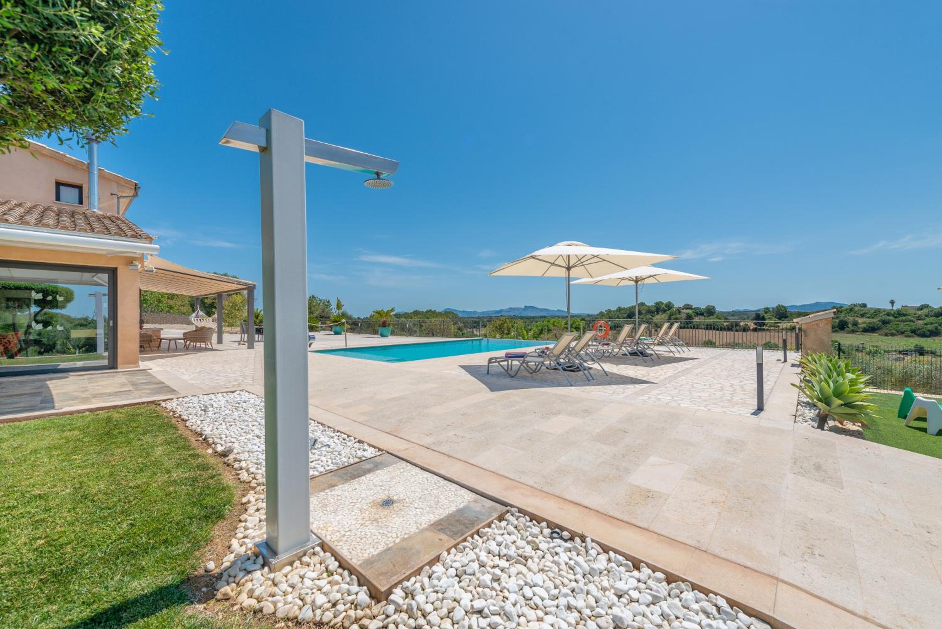 Three-Bedroom Villa photo 3