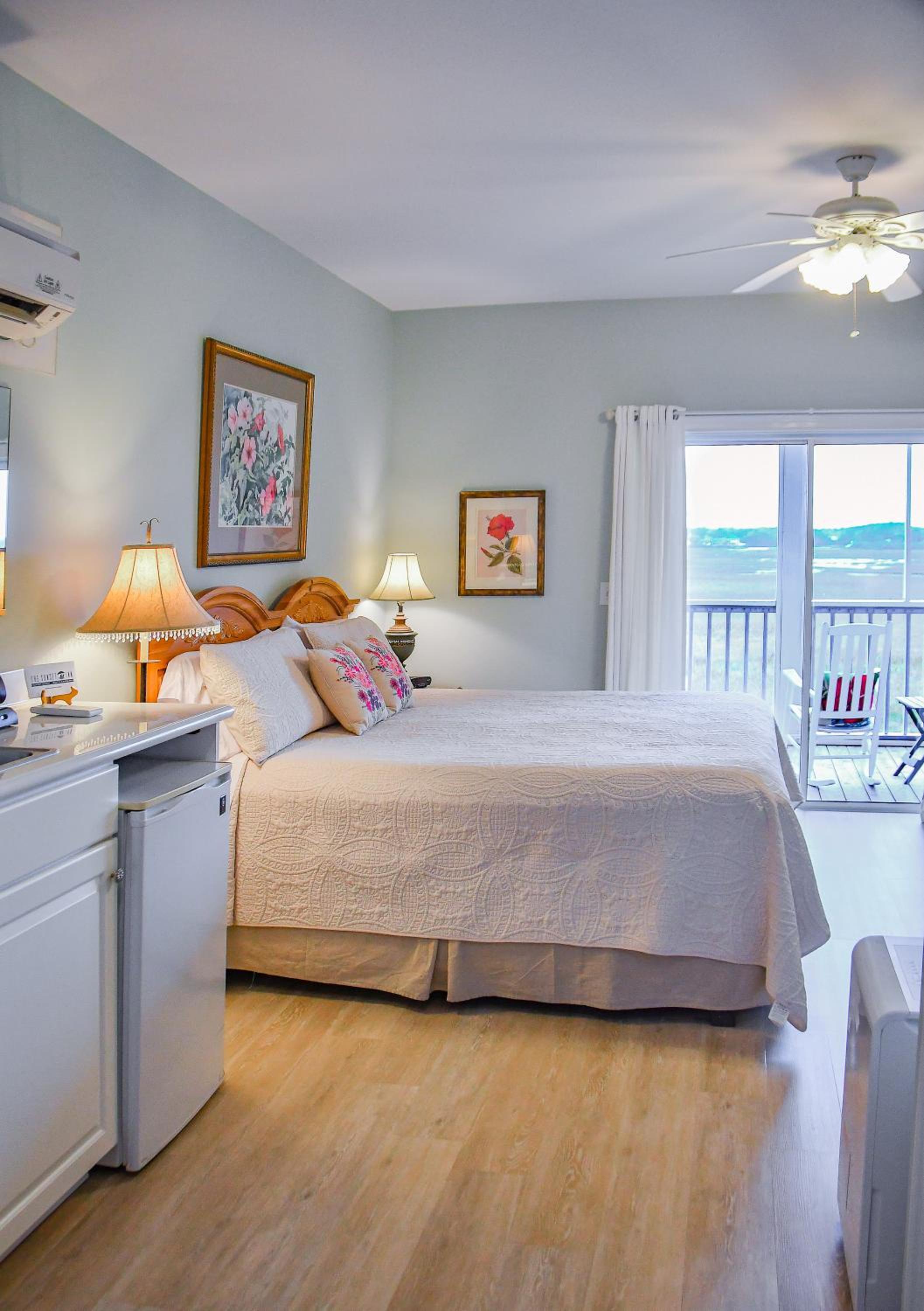 King Room with Balcony photo 1