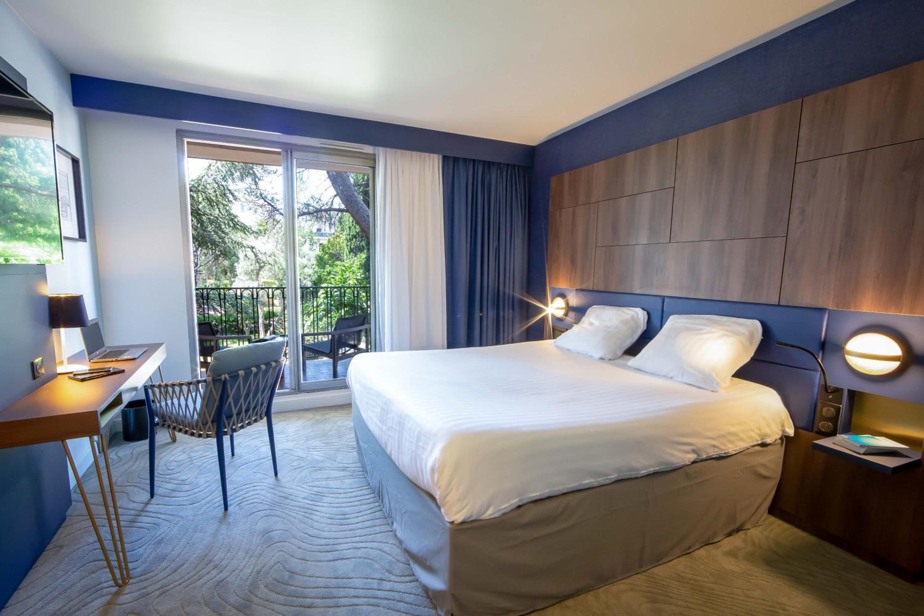 Privilege Double Room with Balcony and Garden View