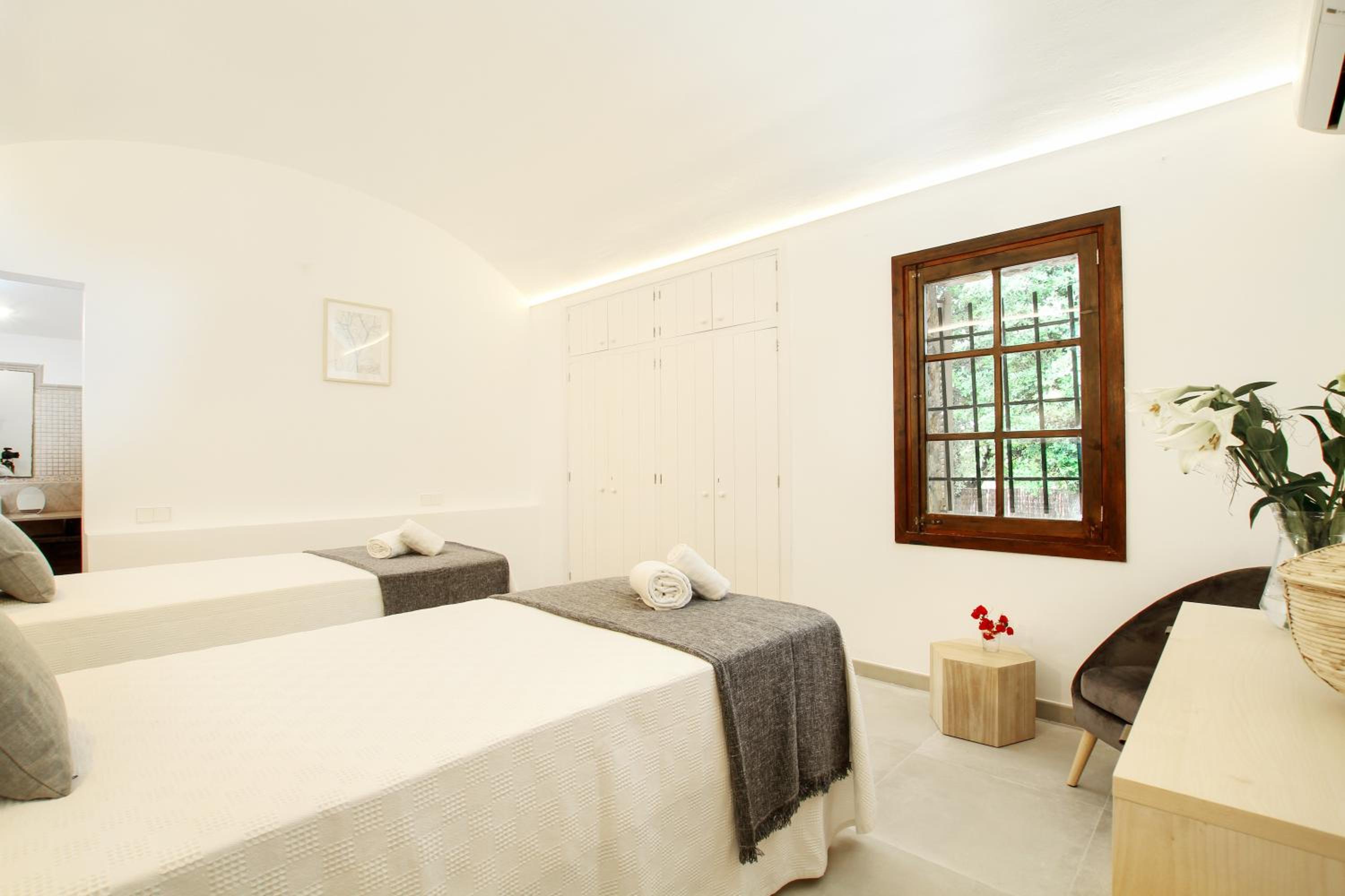 Villa photo 1