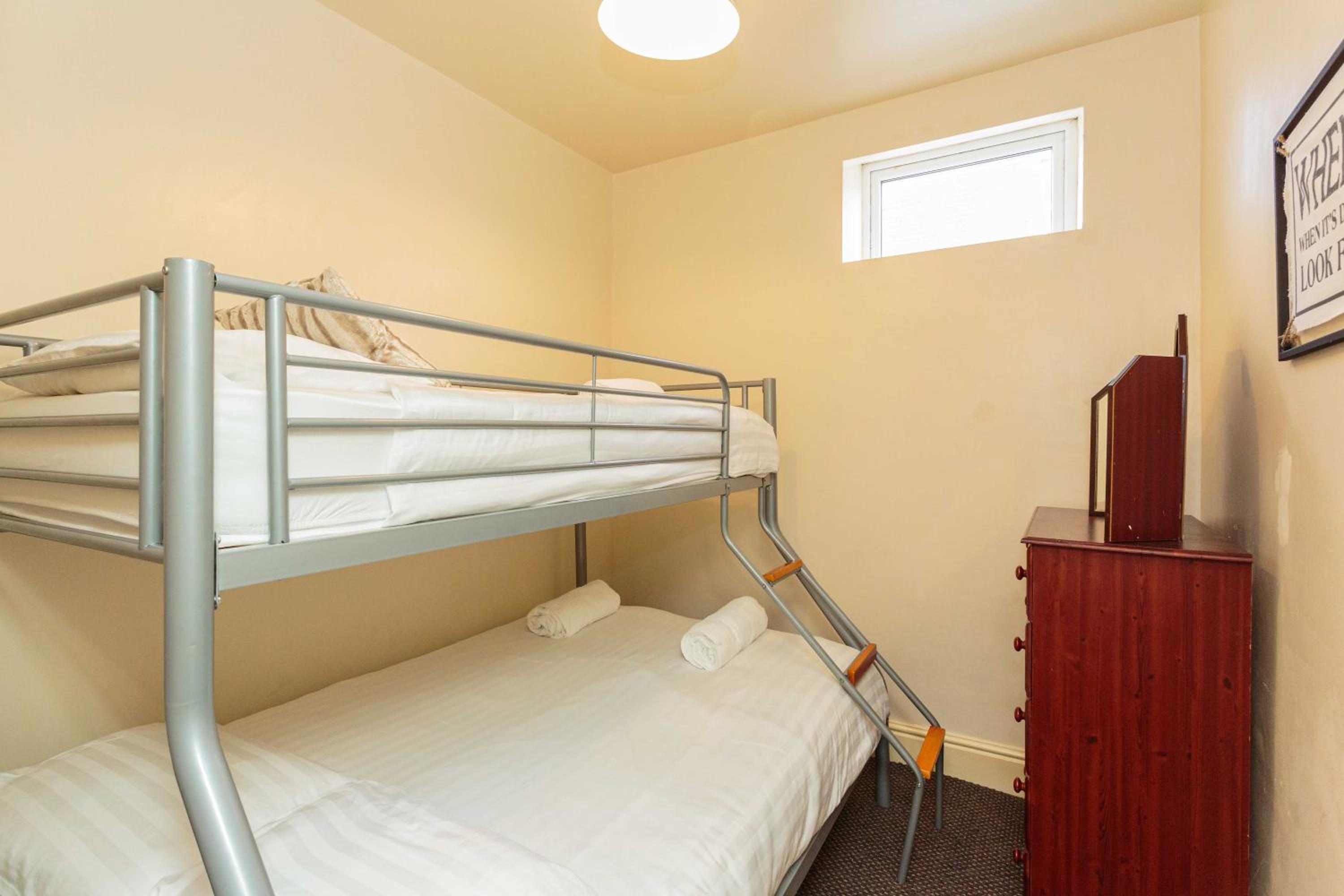 Two-Bedroom Apartment - Photo 4