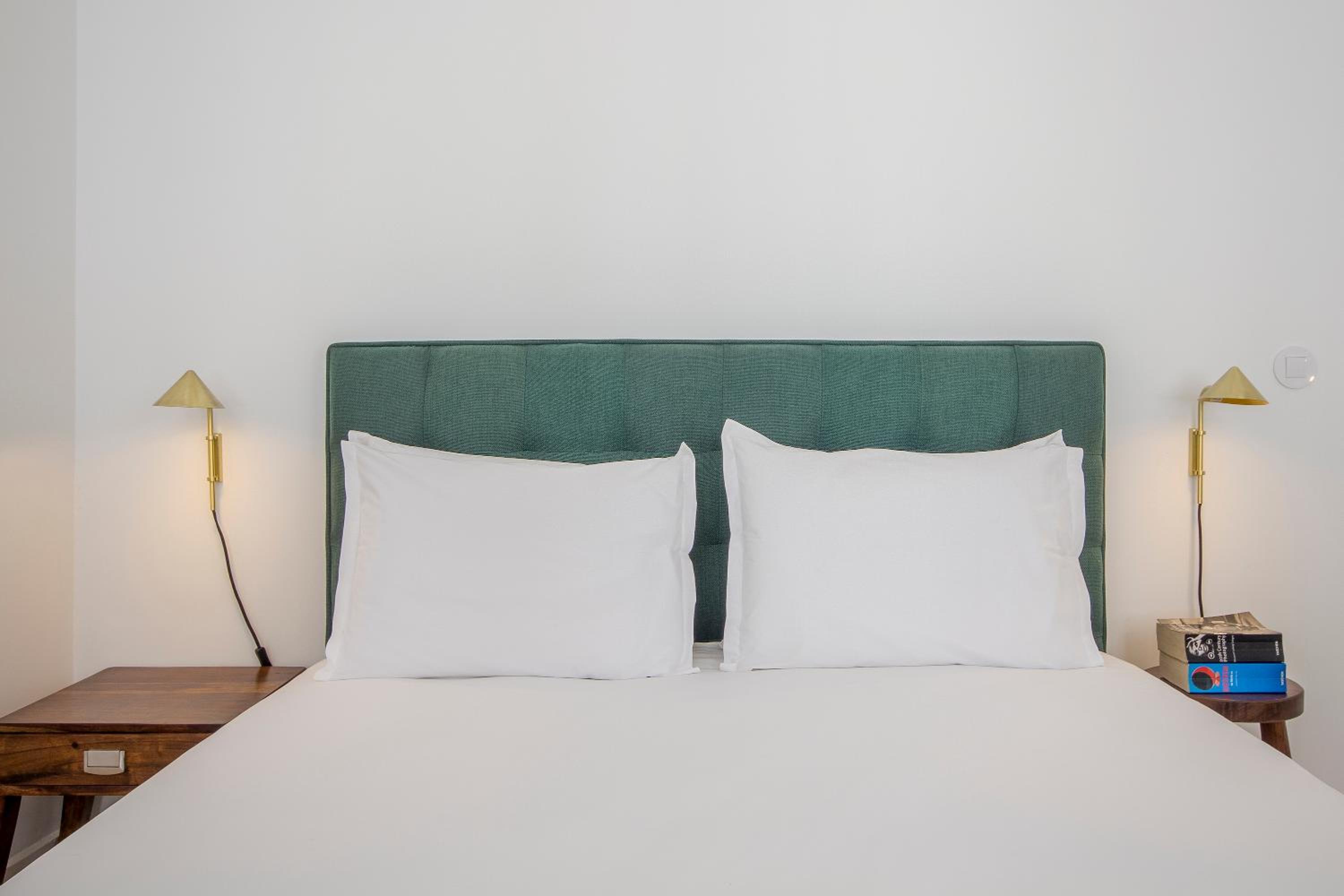 One-Bedroom Apartment - Photo 11