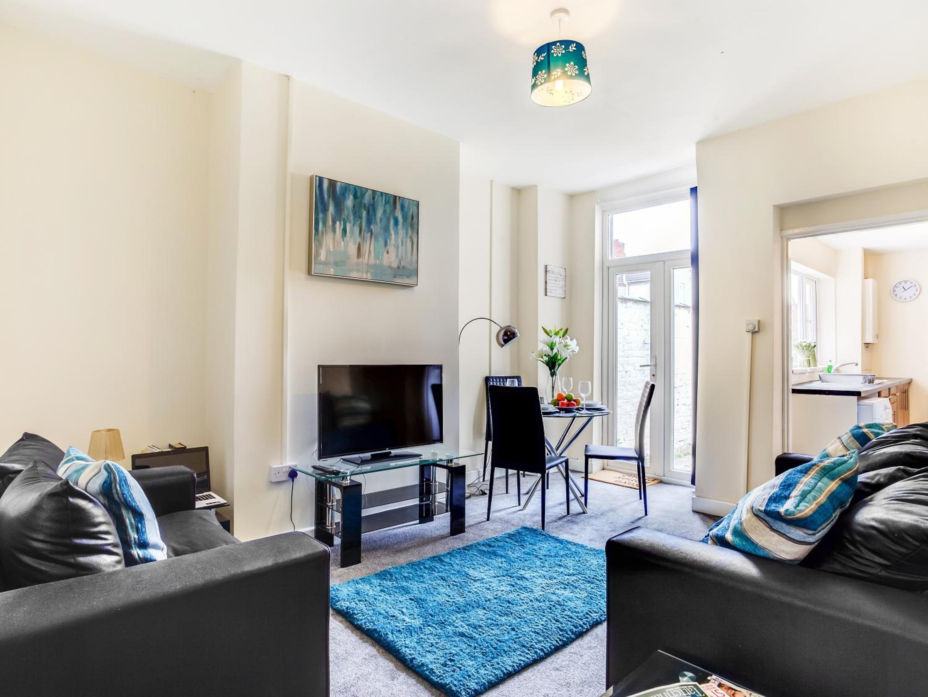 One-Bedroom House photo 1