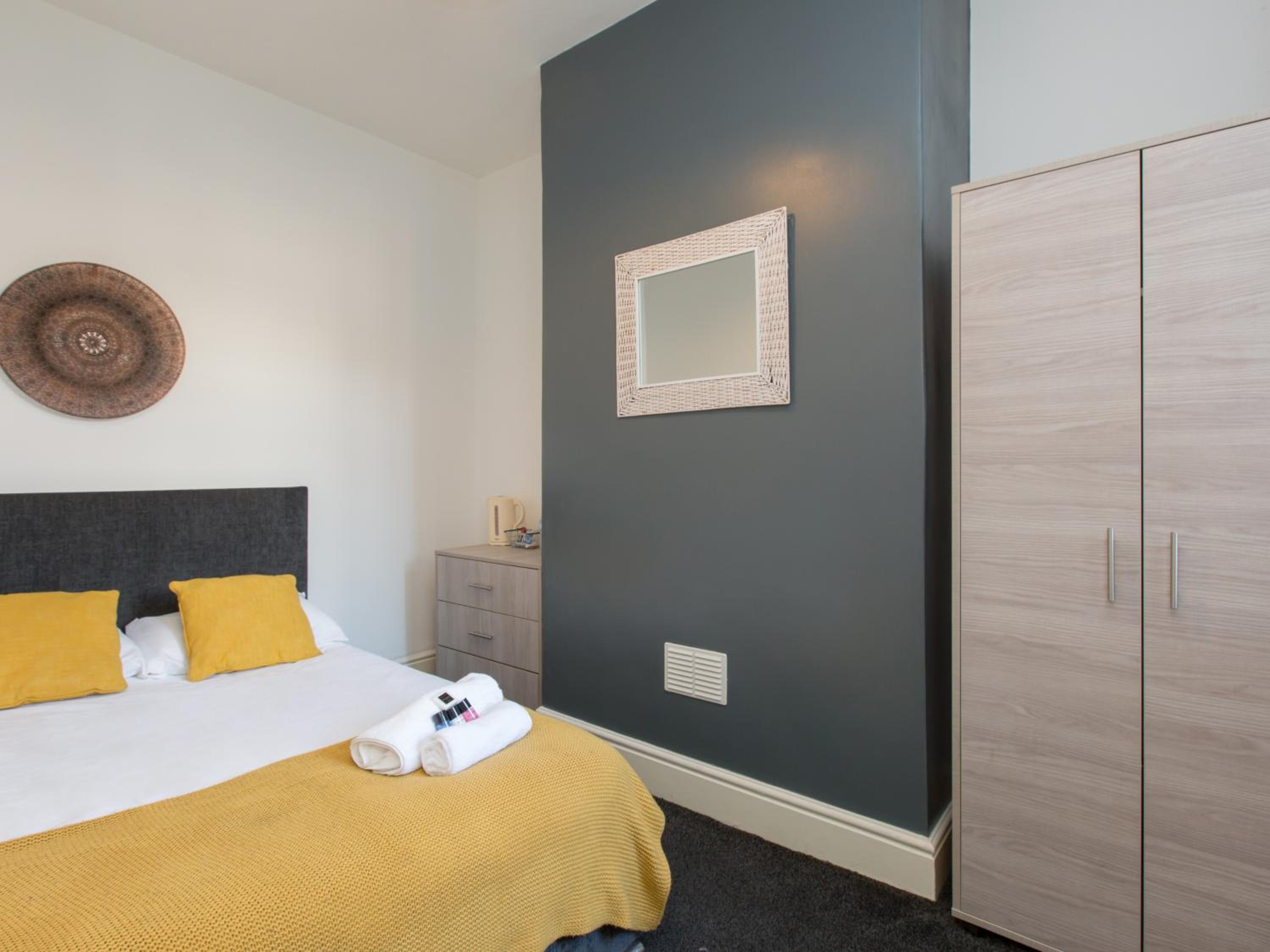 Double Room with Shared Bathroom photo 1