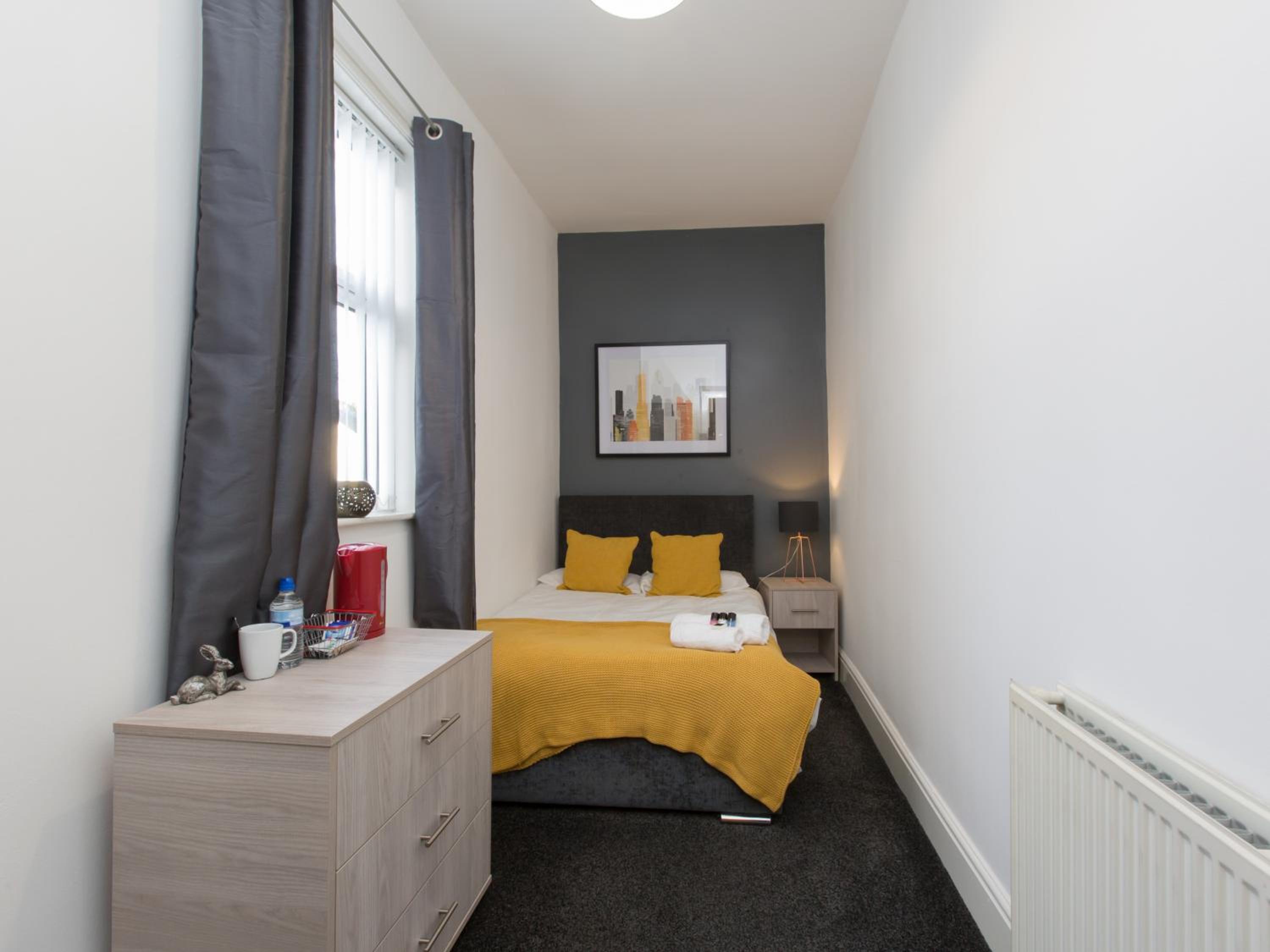 Single Room with Shared Bathroom photo 1