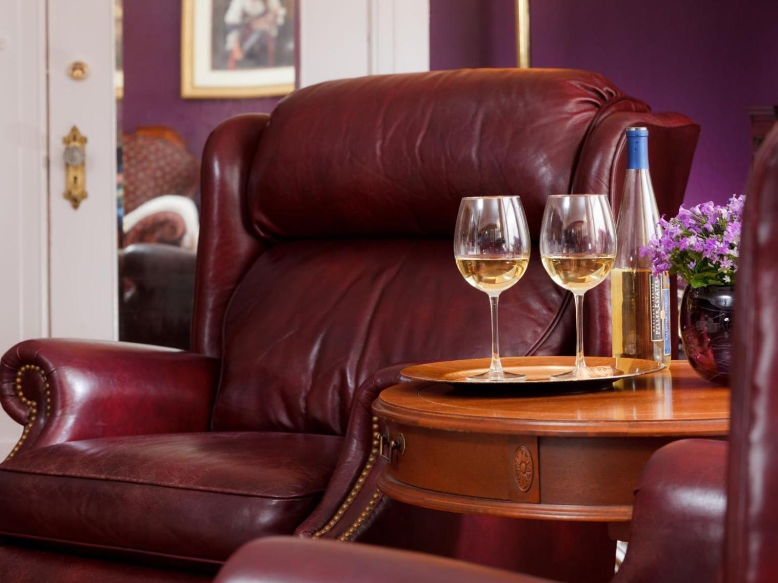 Deluxe King Studio