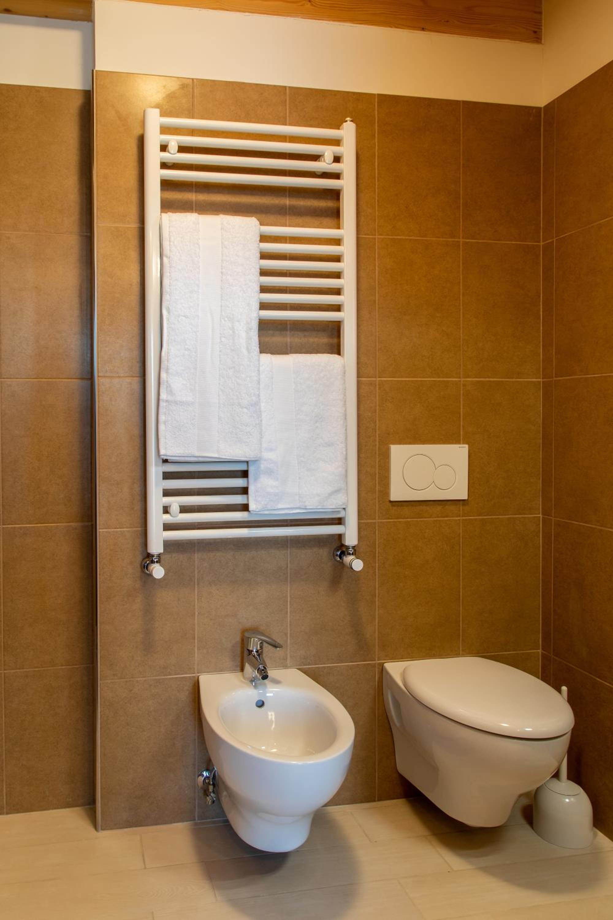 Double Room with Private Bathroom - Photo 5