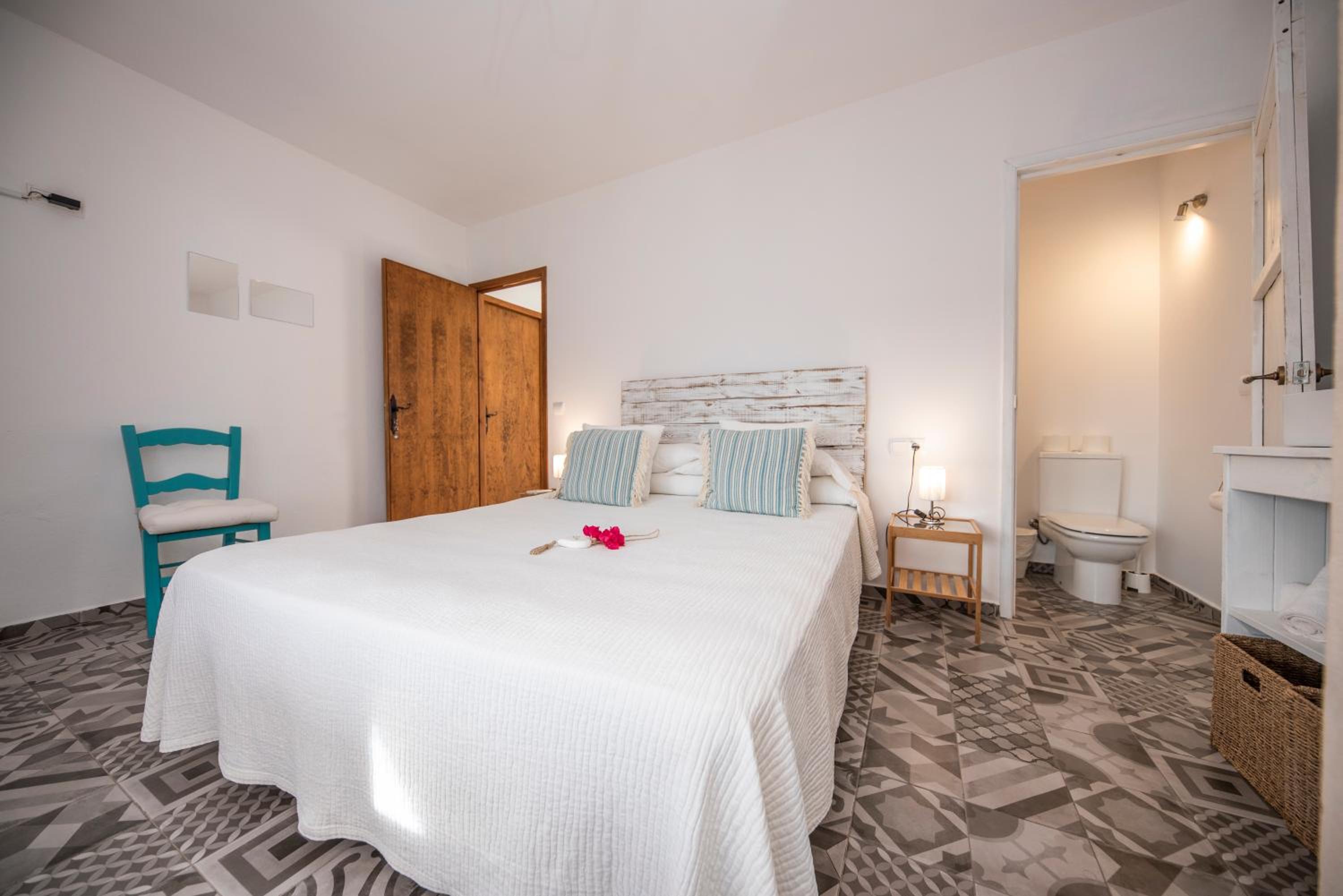 Double Room with Private Bathroom photo 3