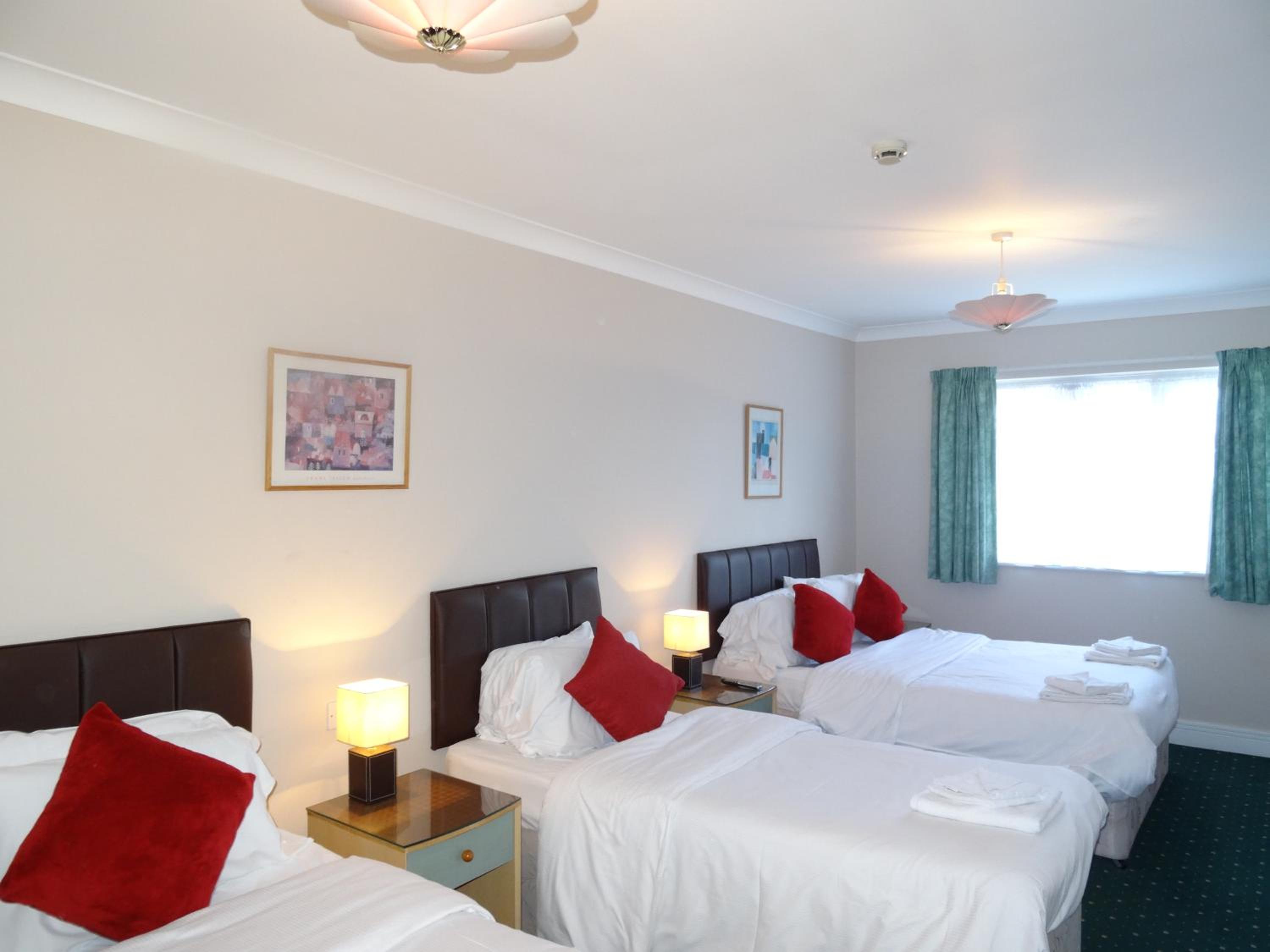Quadruple Room - Photo 1