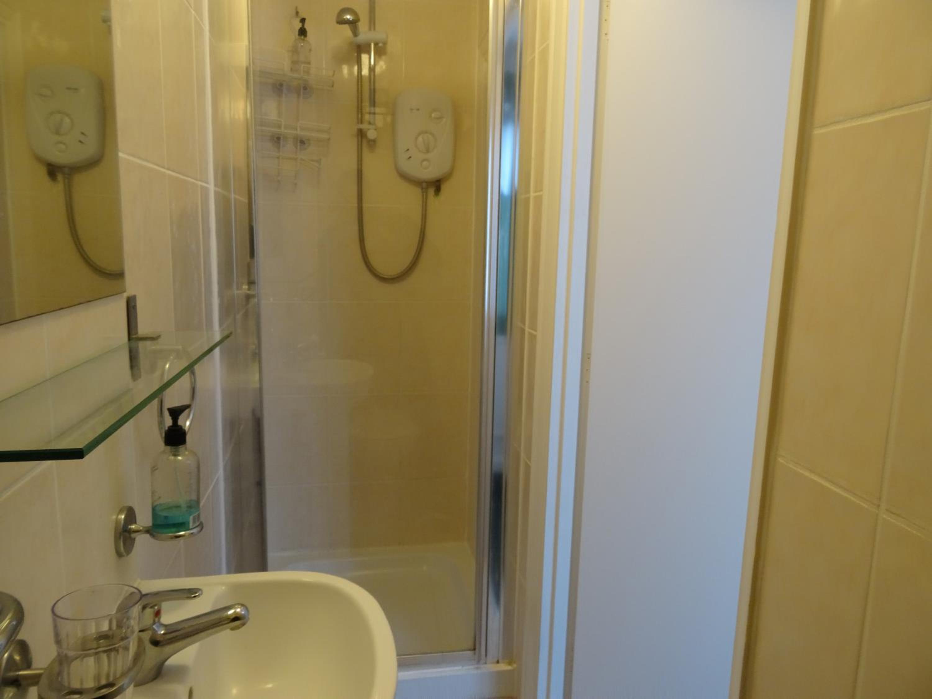 Standard Quadruple Room - Photo 2