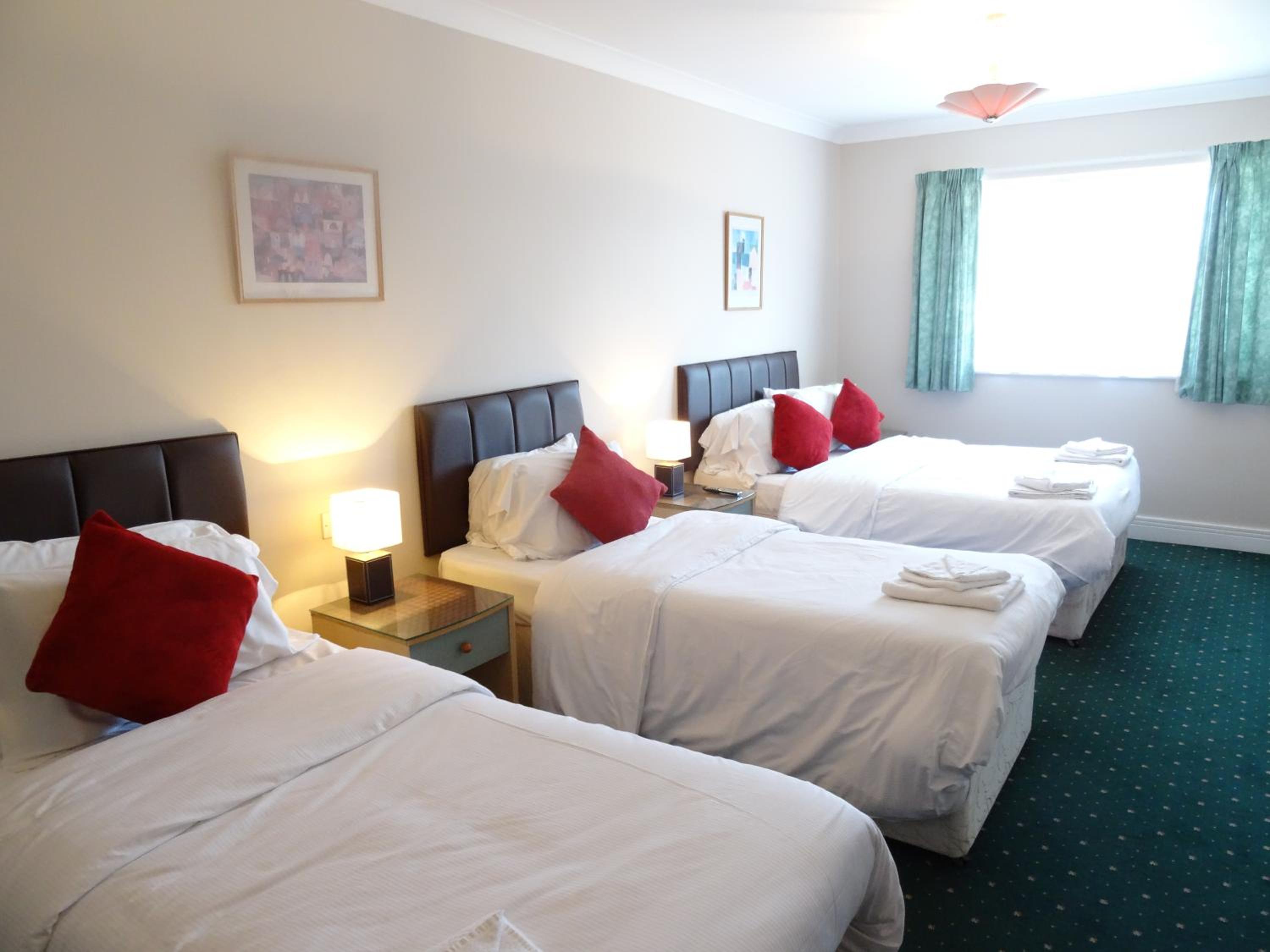 Quadruple Room - Photo 2