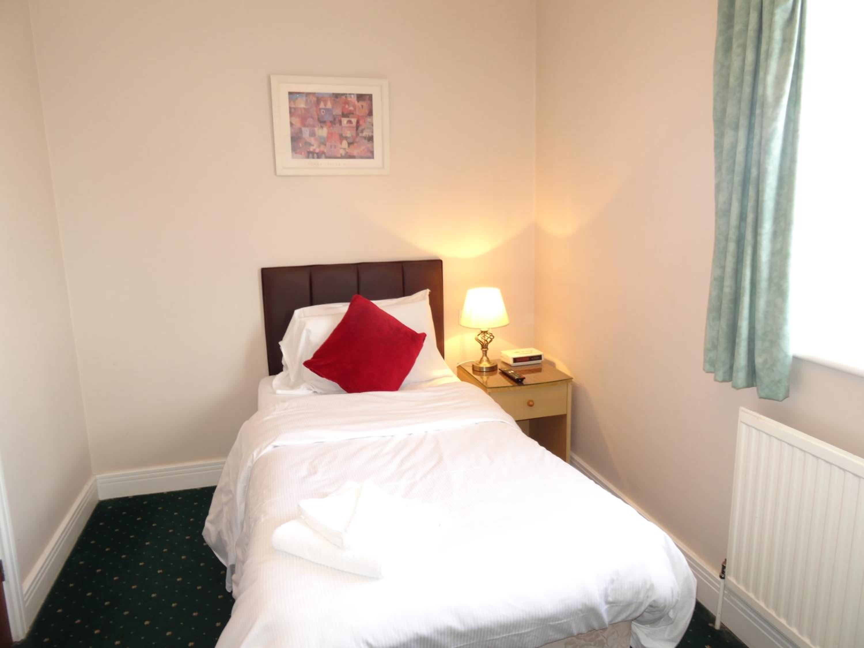 Single Room with Shared Bathroom photo 2