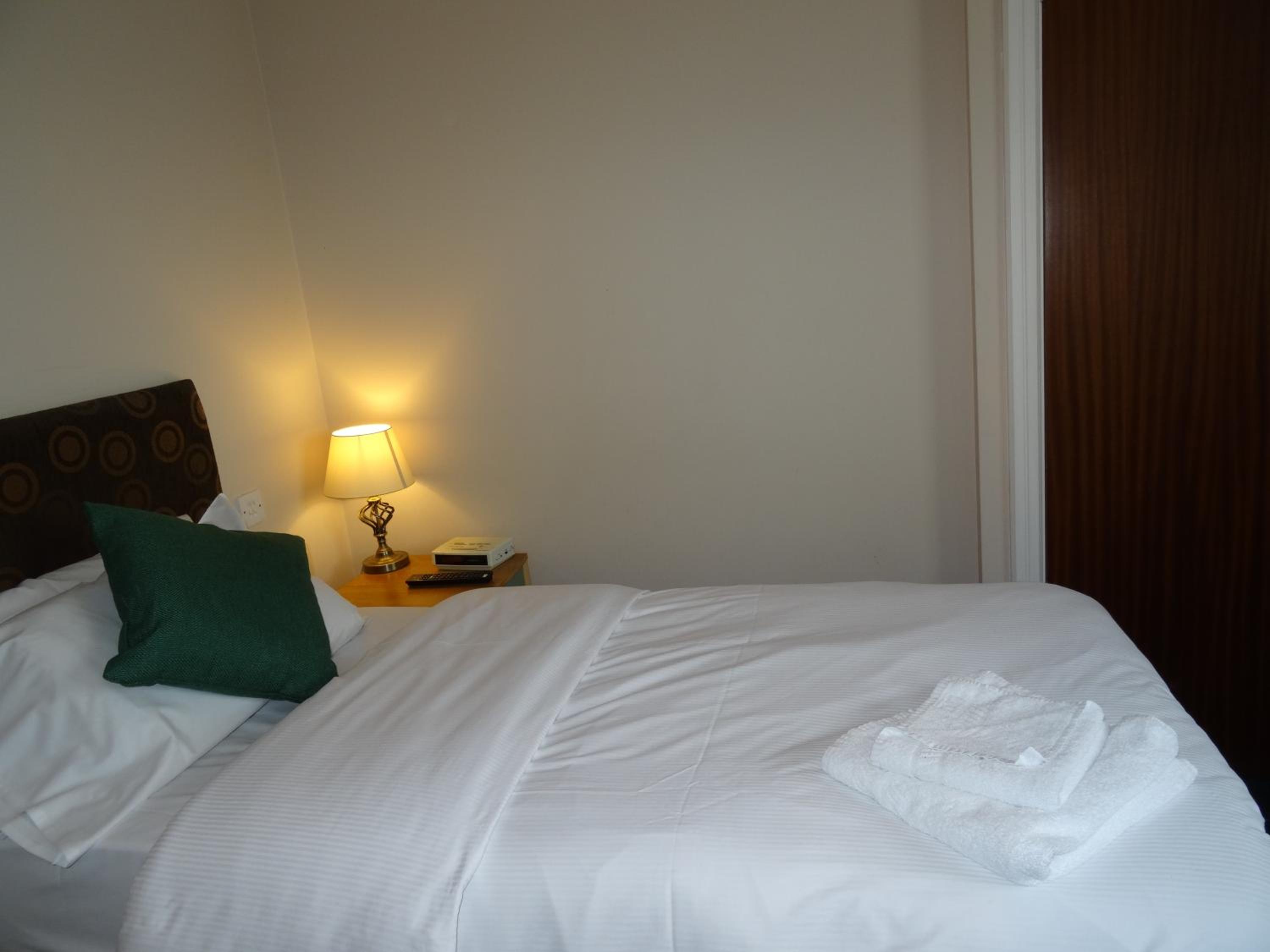 Single Room with Shared Bathroom