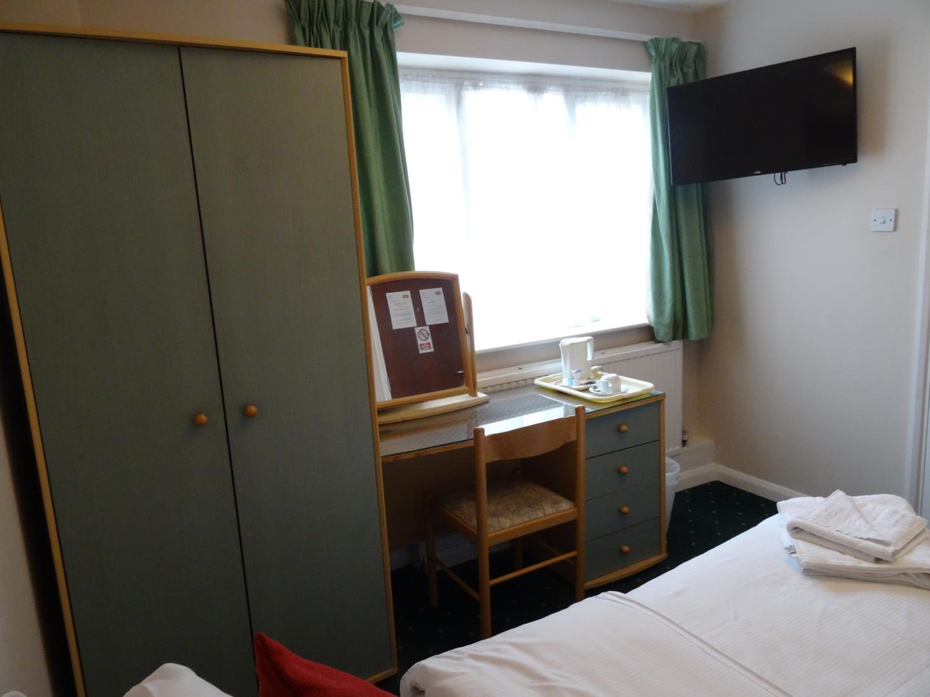 Double Room with Private Bathroom - Photo 8