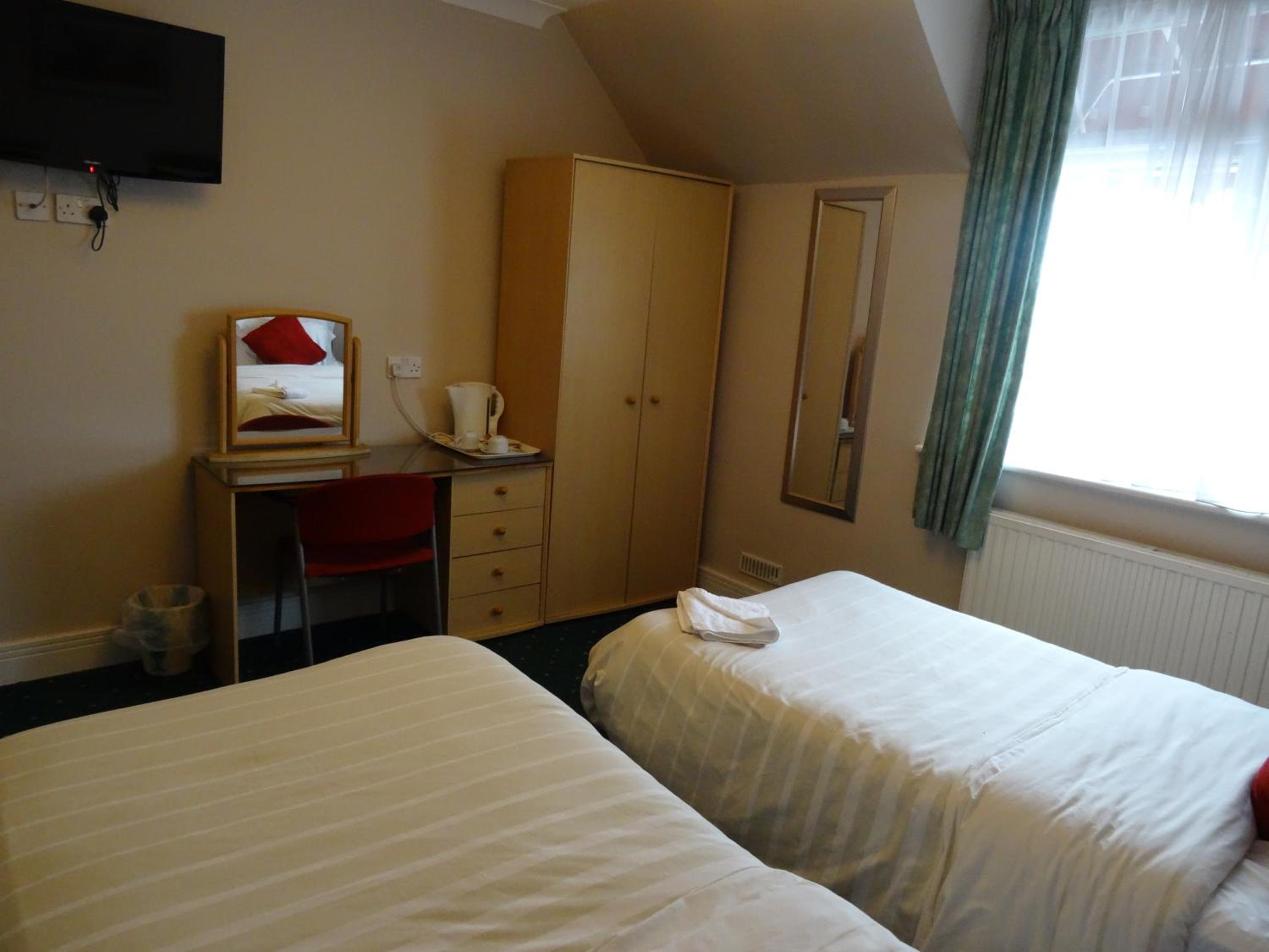 Triple Room - Photo 7