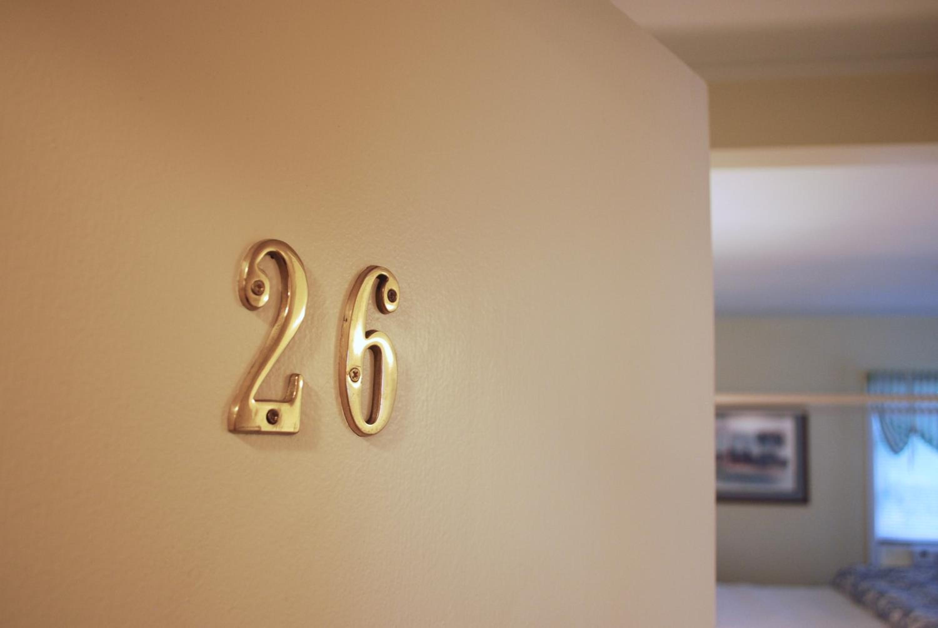 Deluxe King Room - Photo 2
