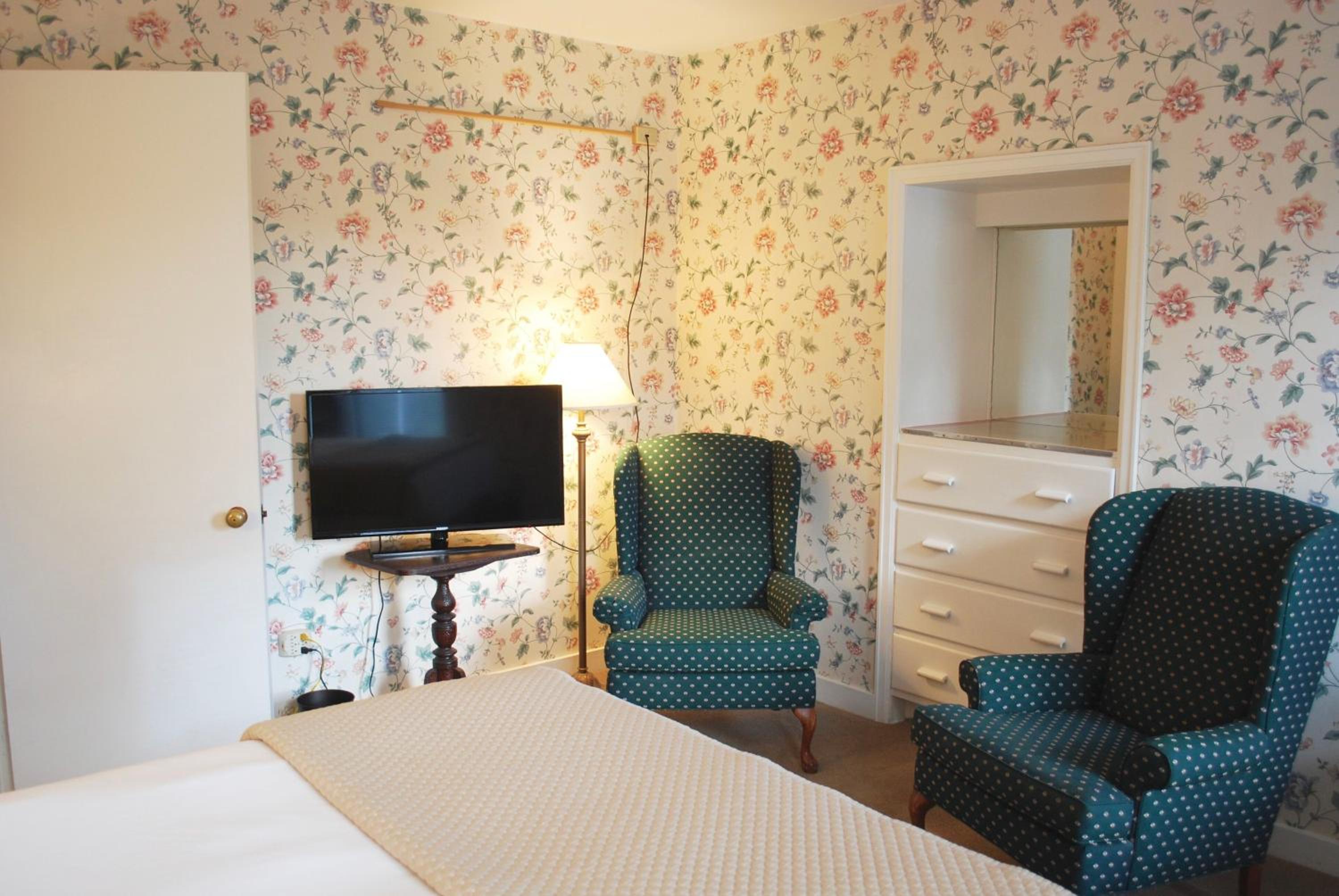 Deluxe Quadruple Room - Photo 2