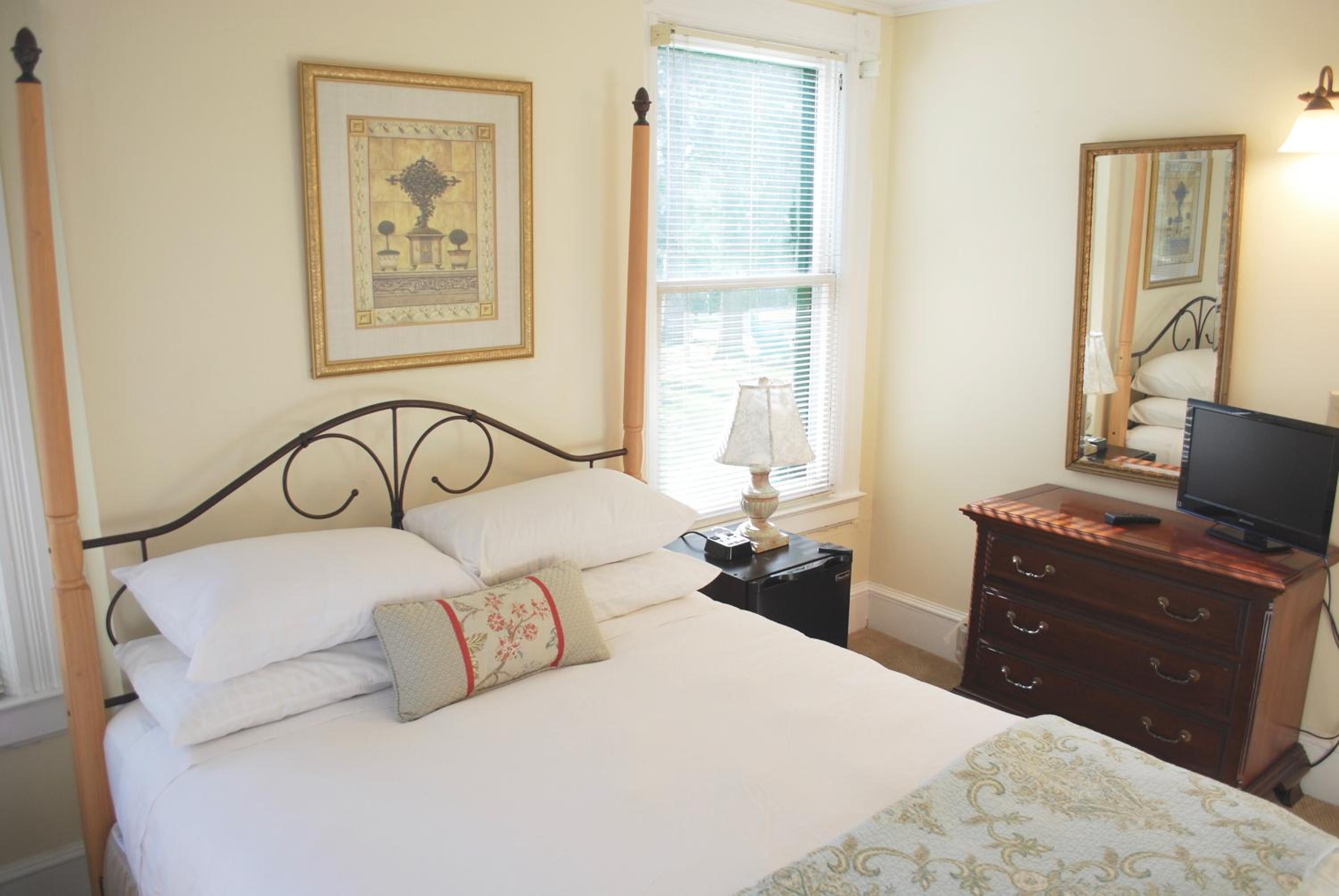 Queen Room - Photo 3