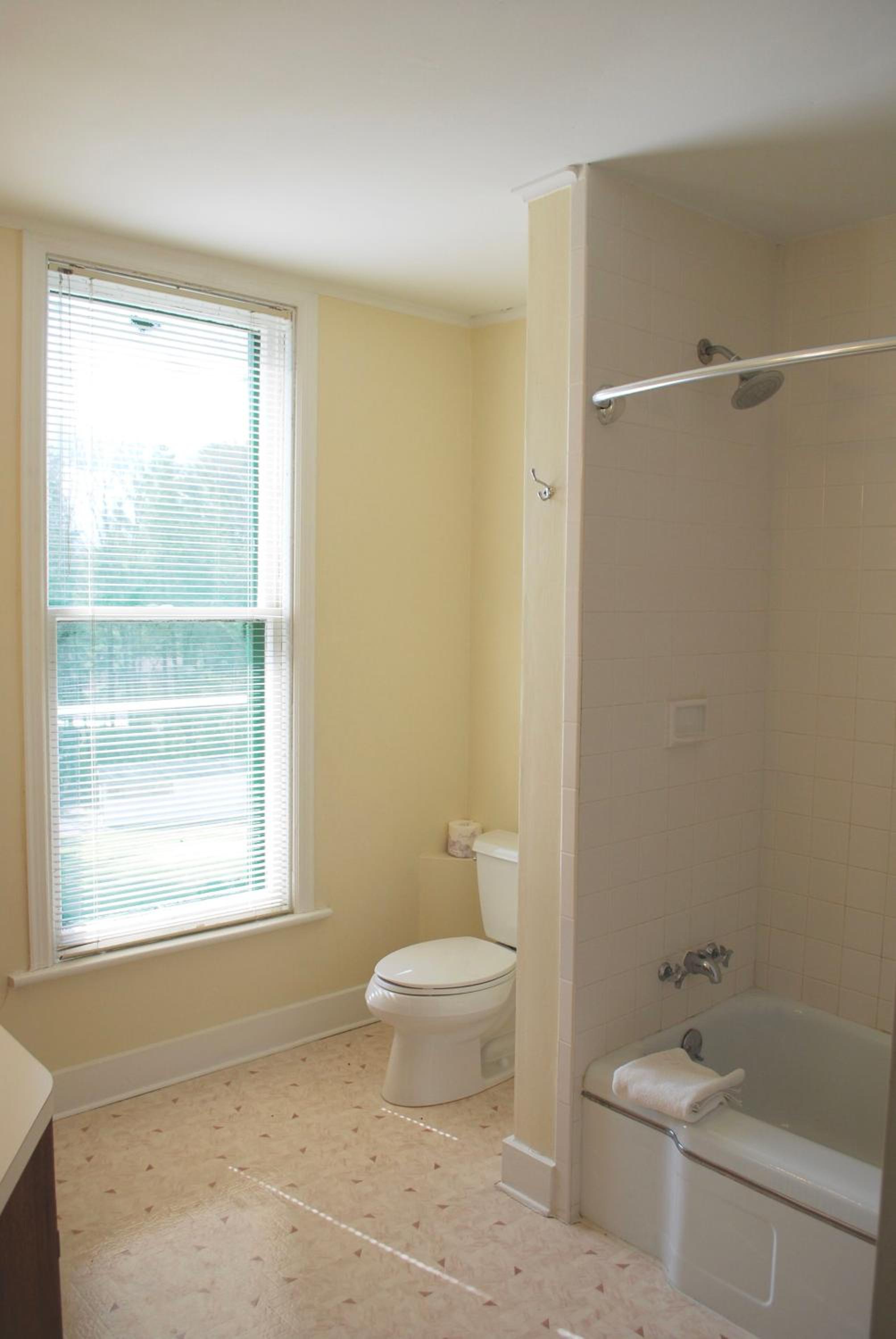 Deluxe Quadruple Room - Photo 7