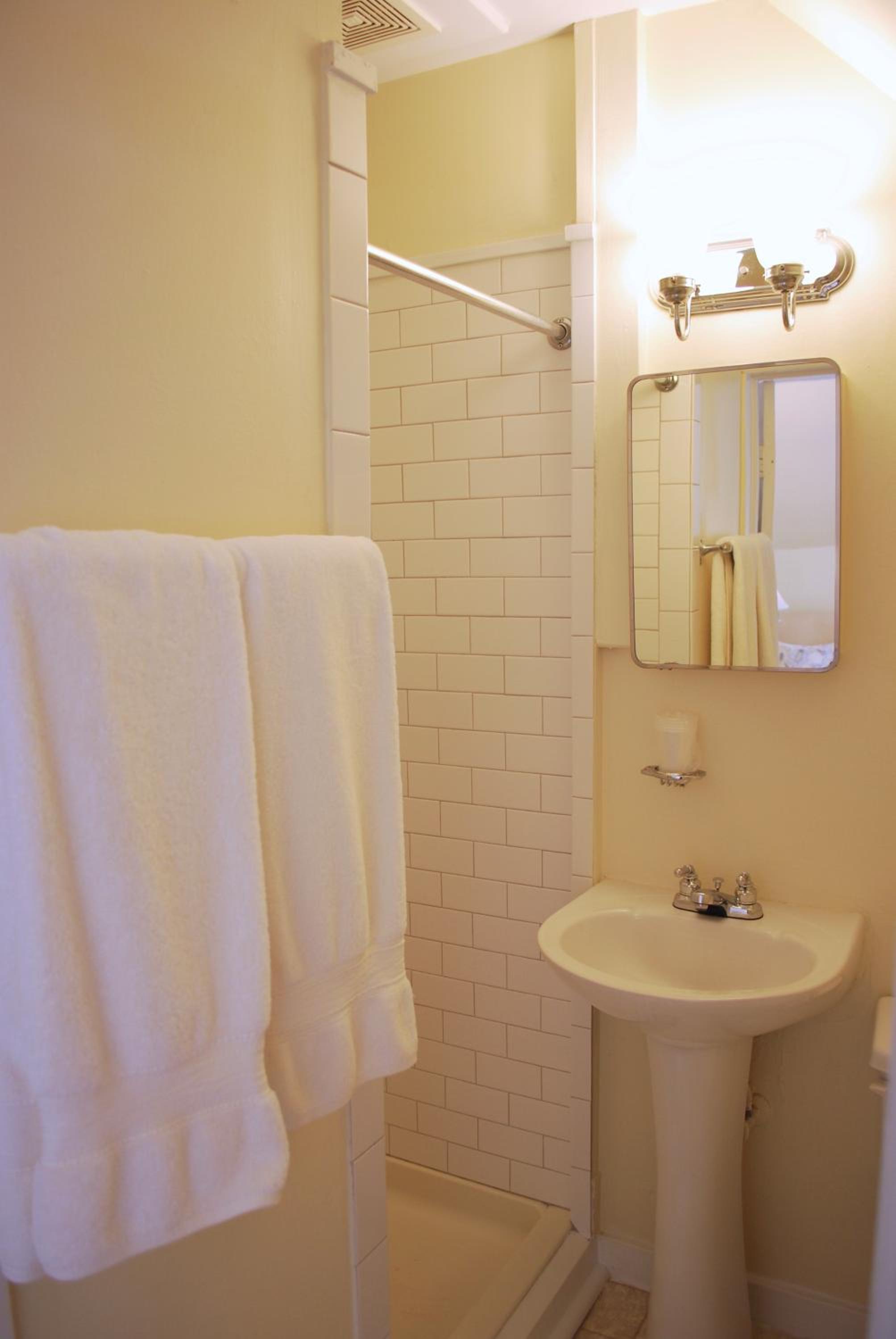 Superior Suite - Photo 10