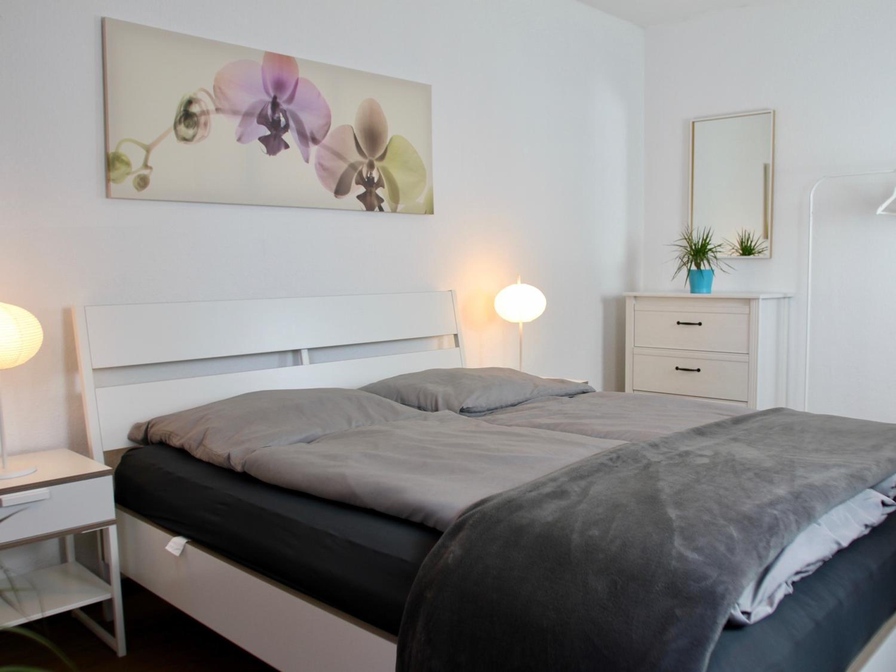 Two-Bedroom Apartment with Balcony - Photo 3