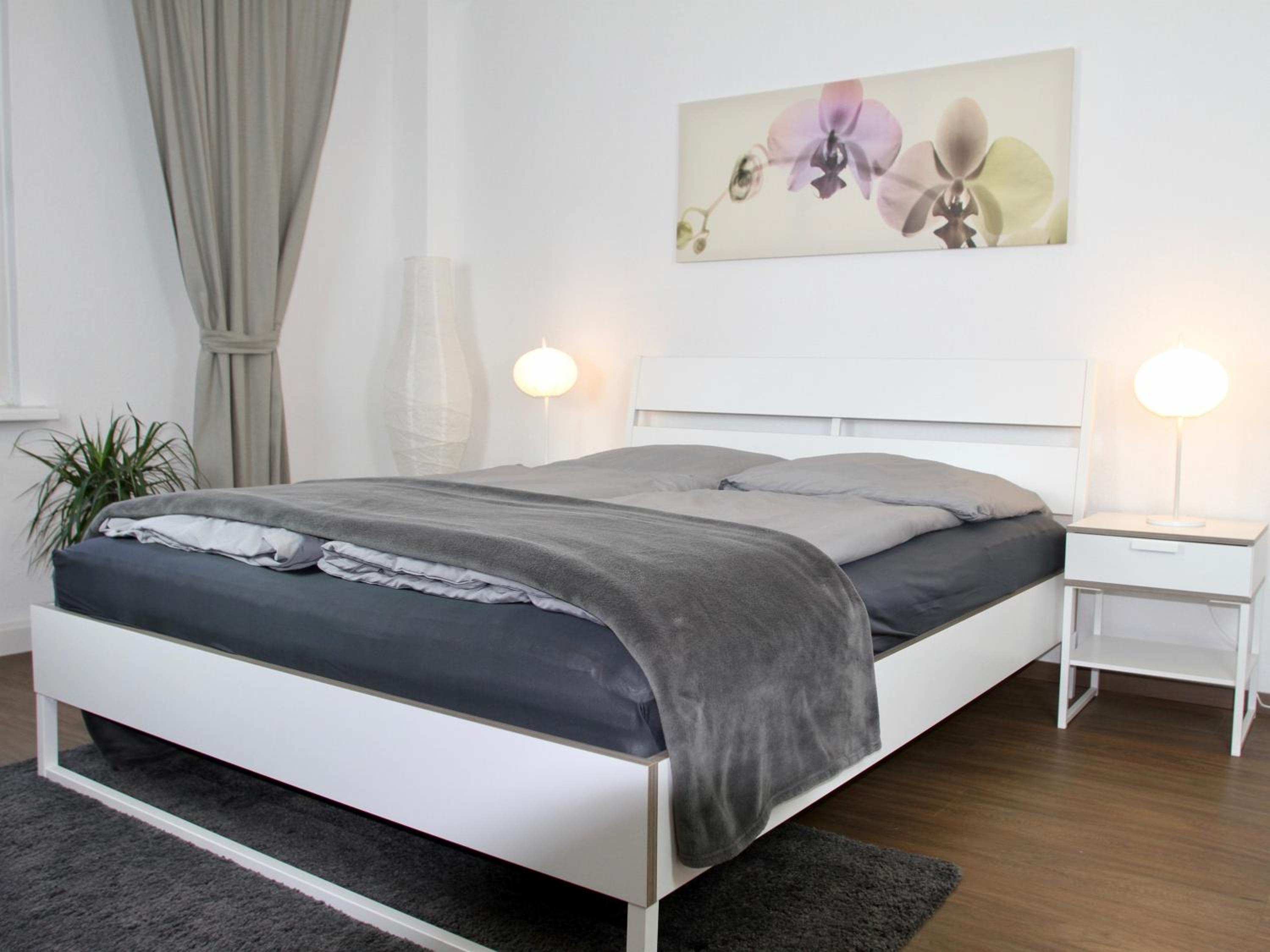 Two-Bedroom Apartment with Balcony - Photo 2