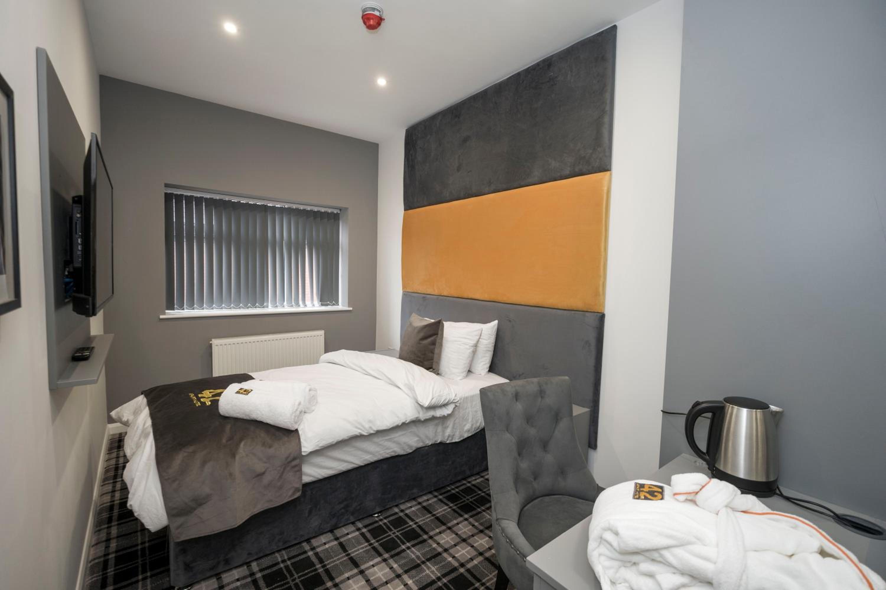 Standard Single Room with Shower photo 3