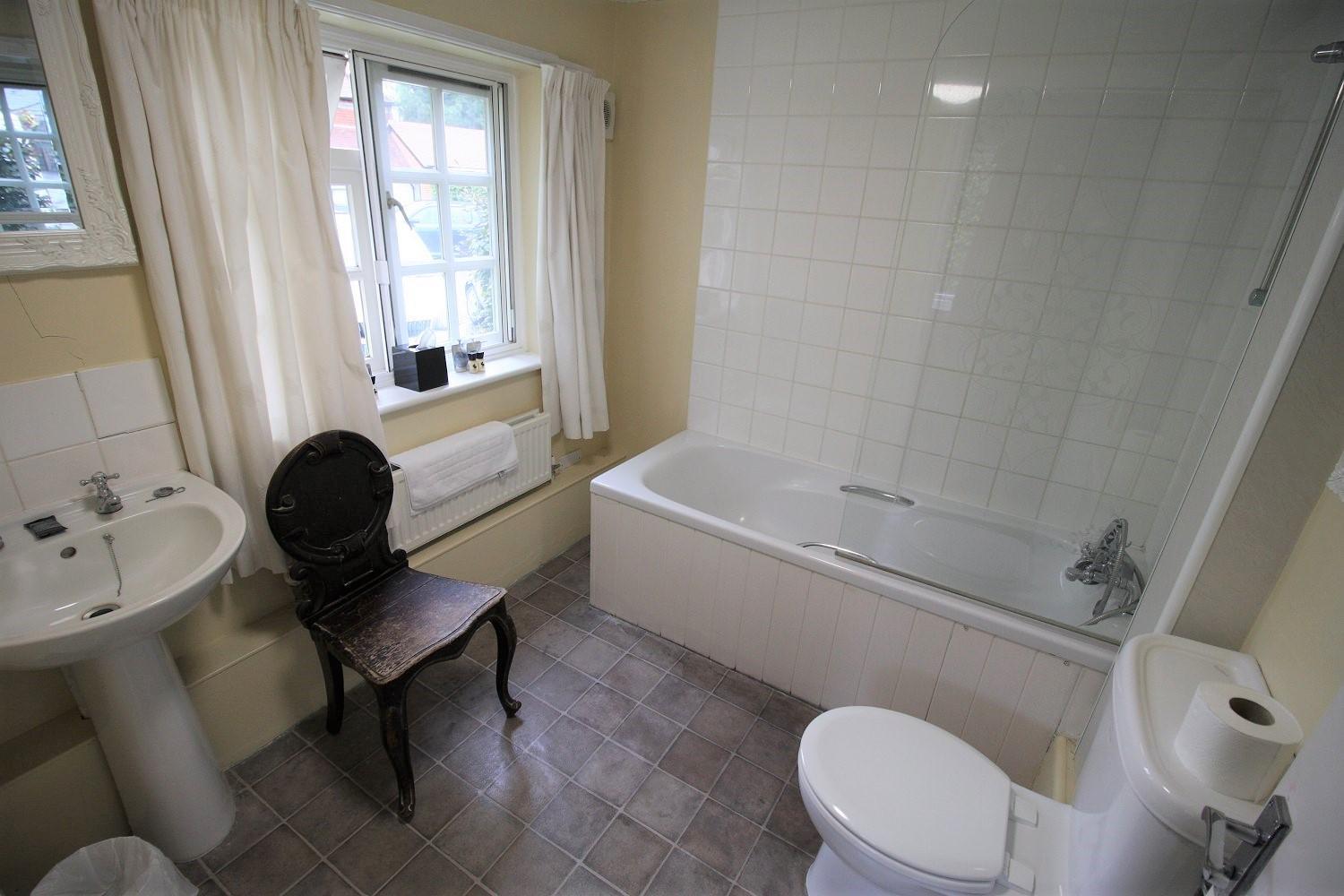 Standard Double Room - Photo 2