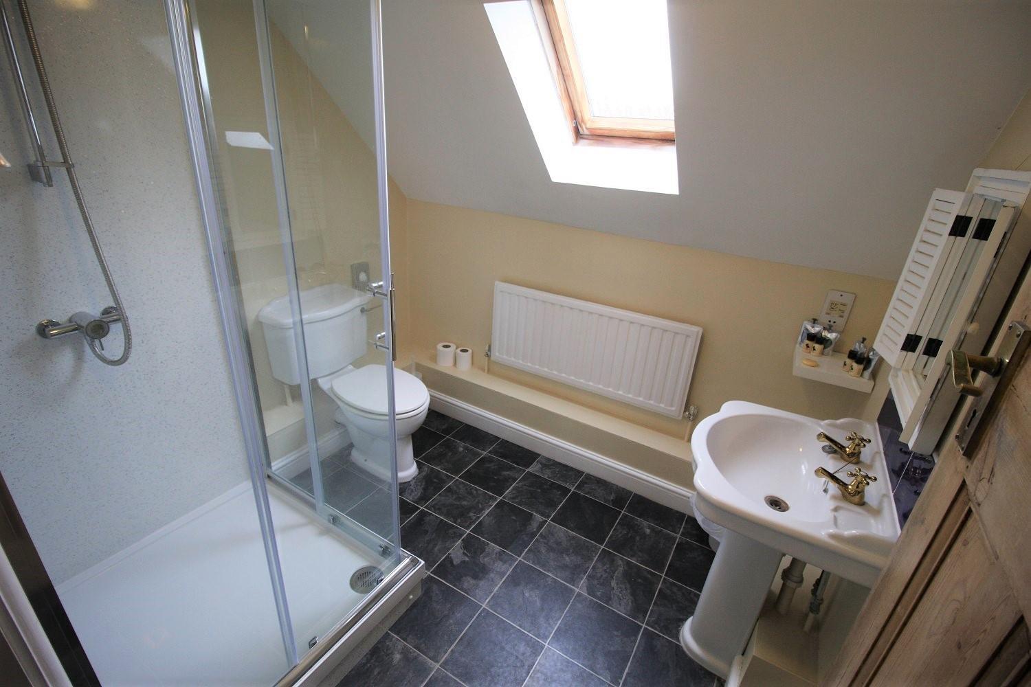 Standard Double Room - Photo 10