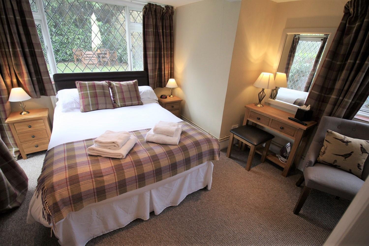 Standard Double Room - Photo 12