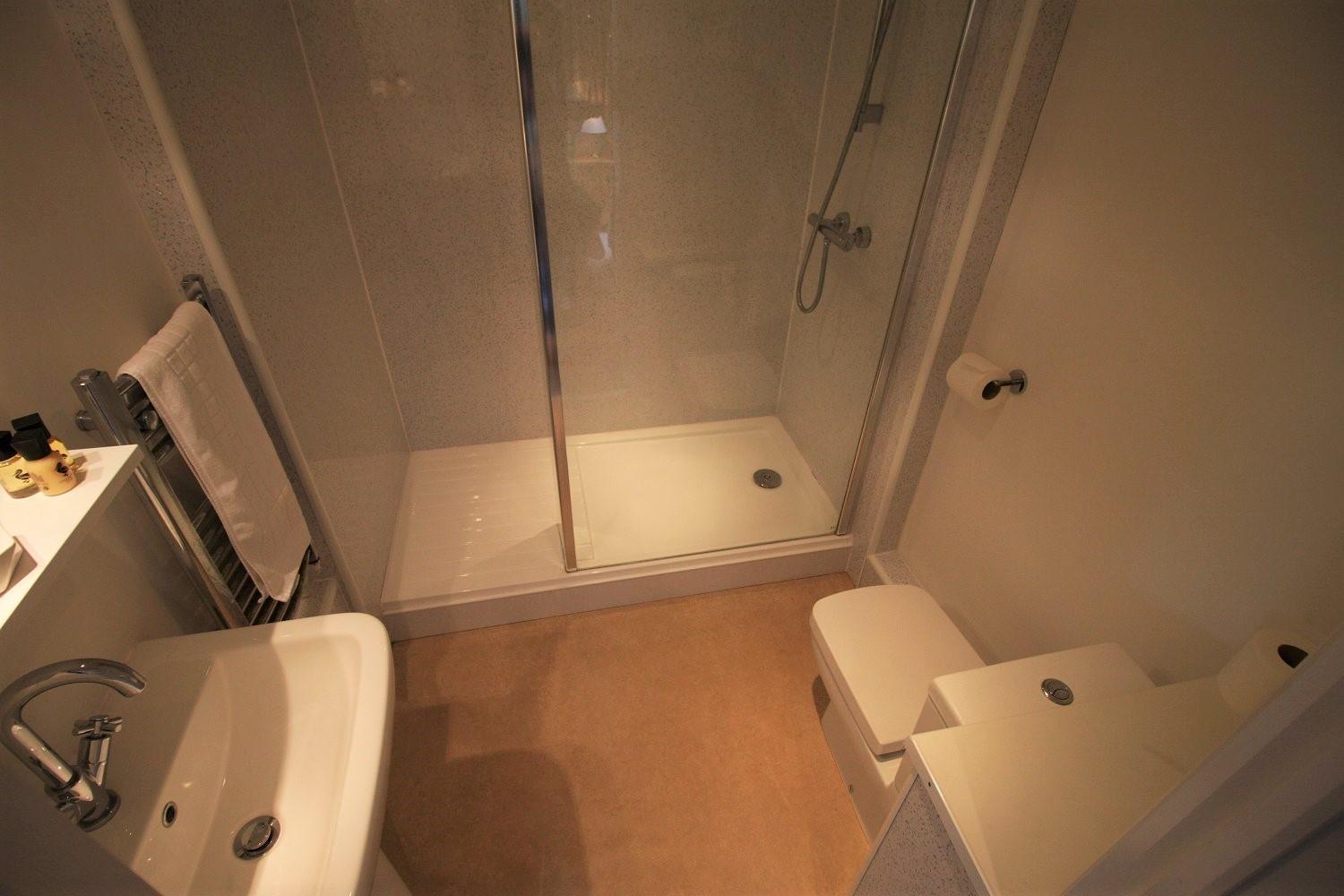 Standard Double Room - Photo 11