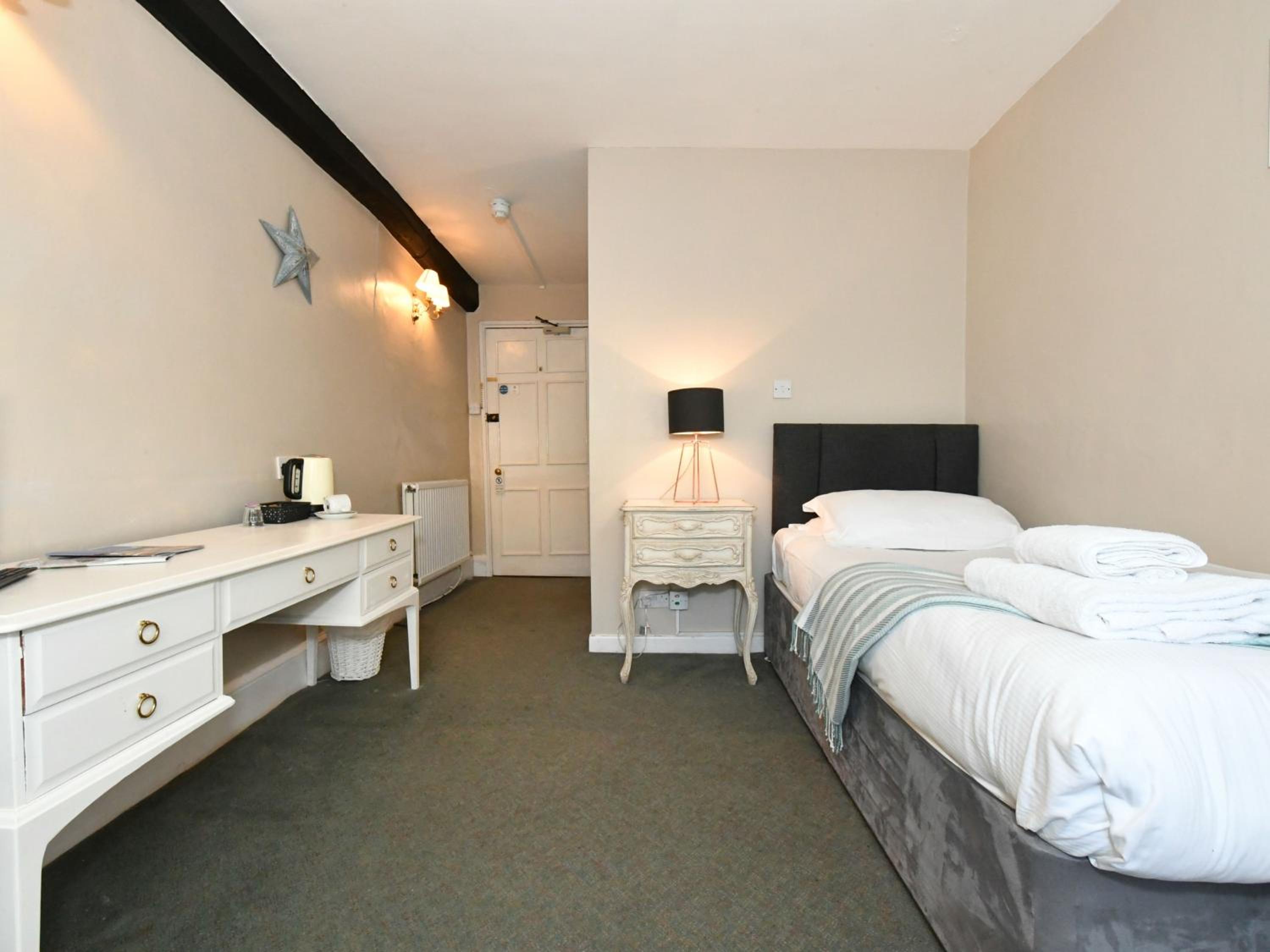 Single Room photo 2