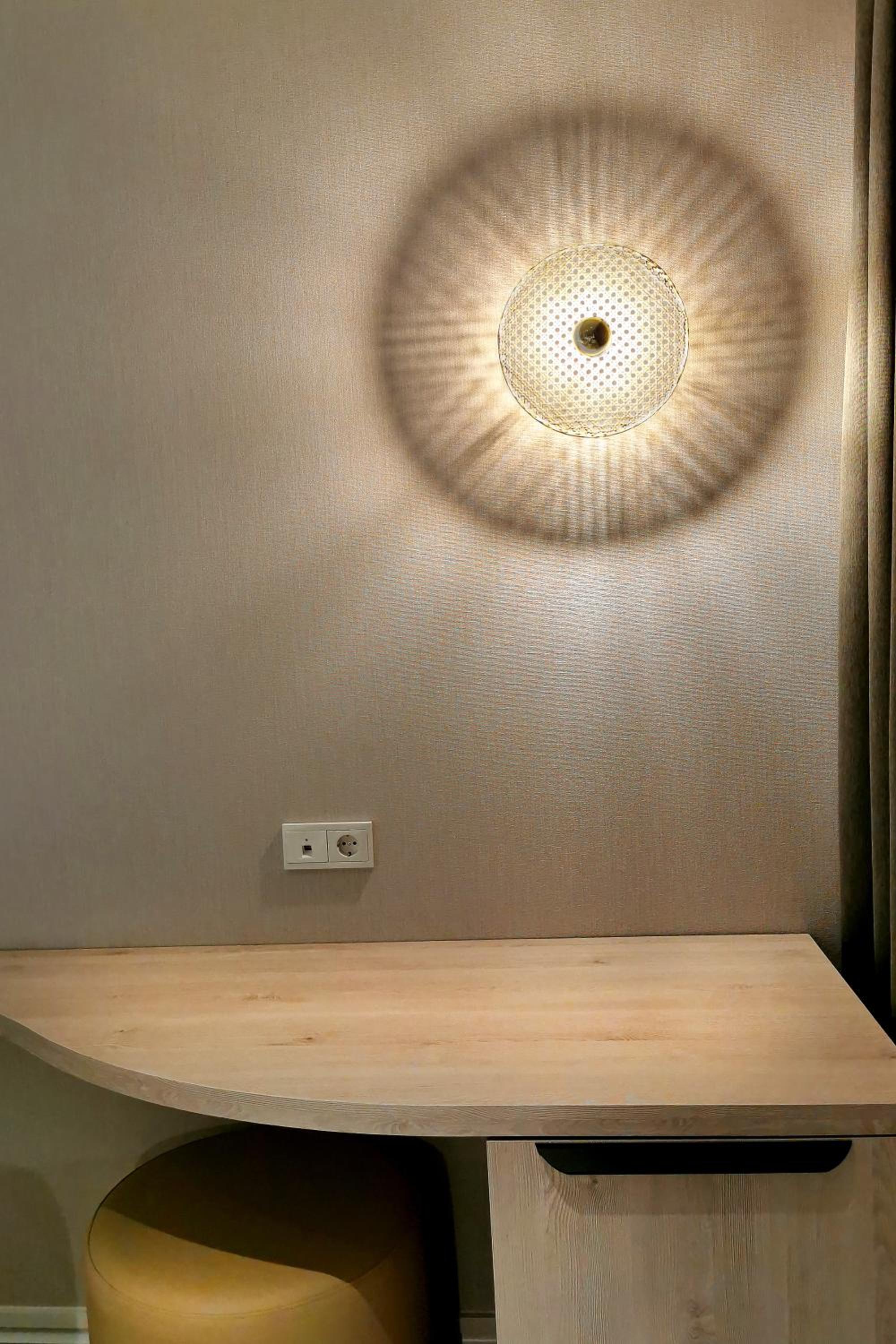 Double or Twin Room with Side Sea View (2 Adults + 1 Child) - Photo 5