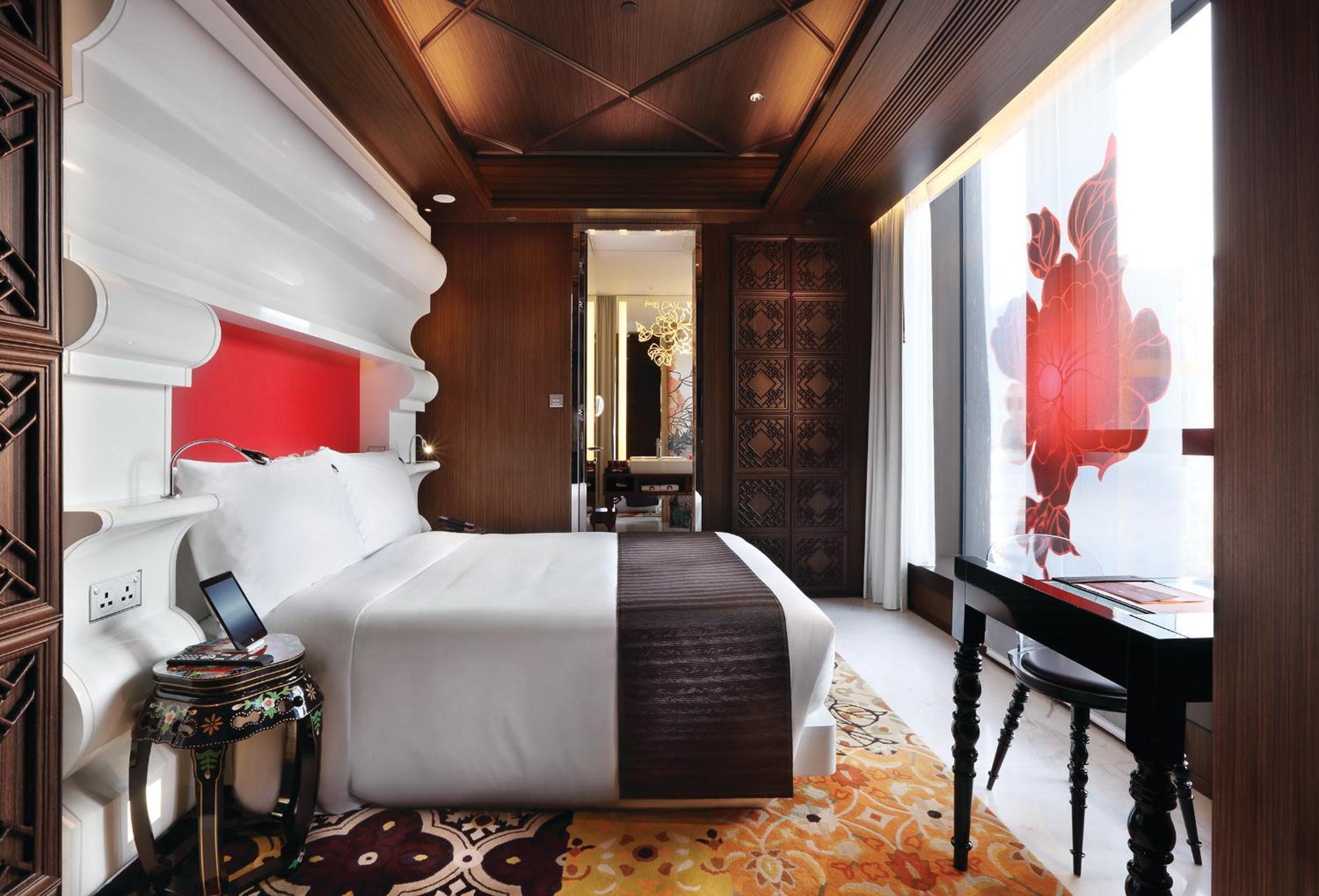 New Moon Queen Room
