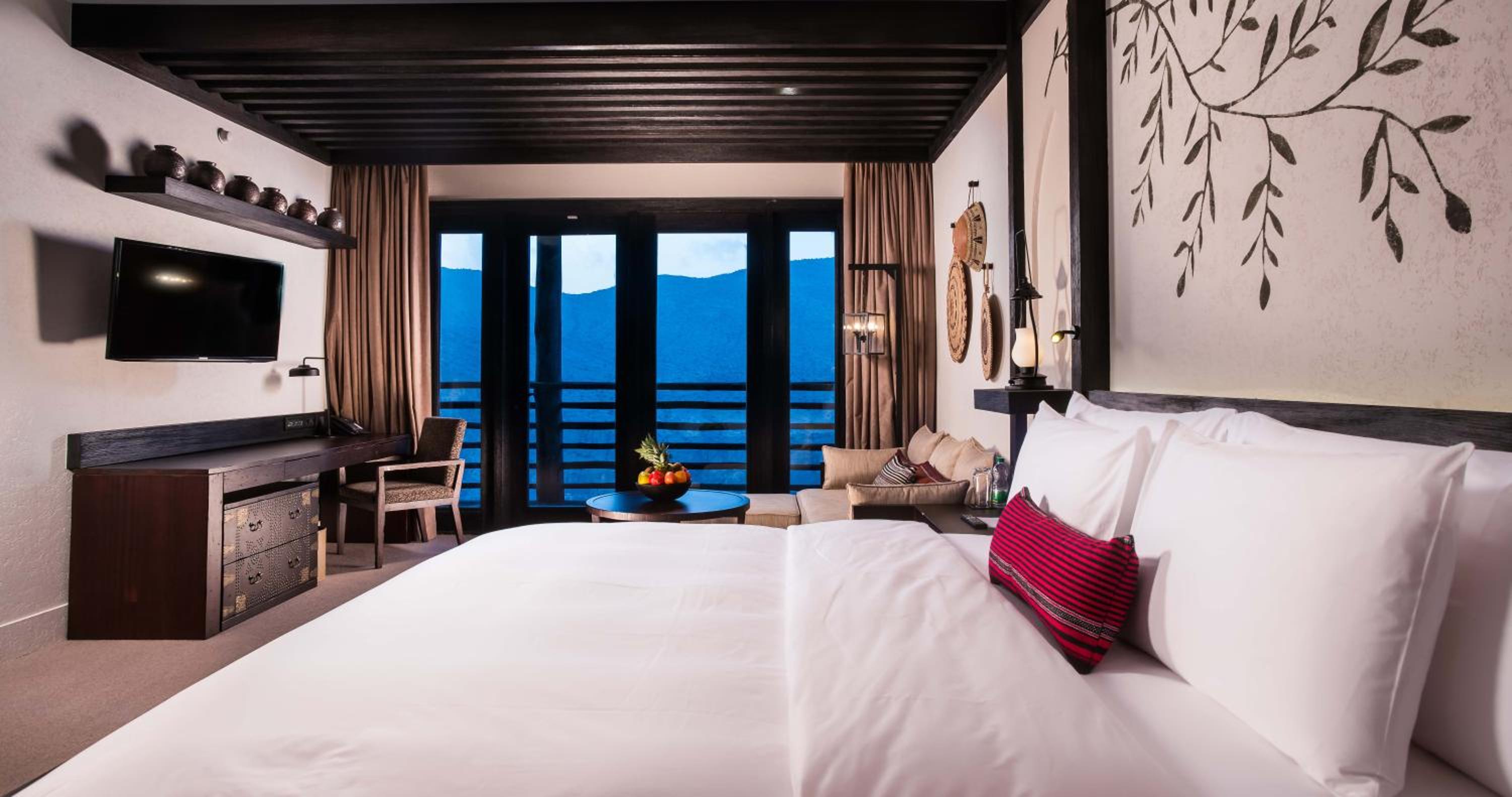 King Room with Mountain View - Photo 1