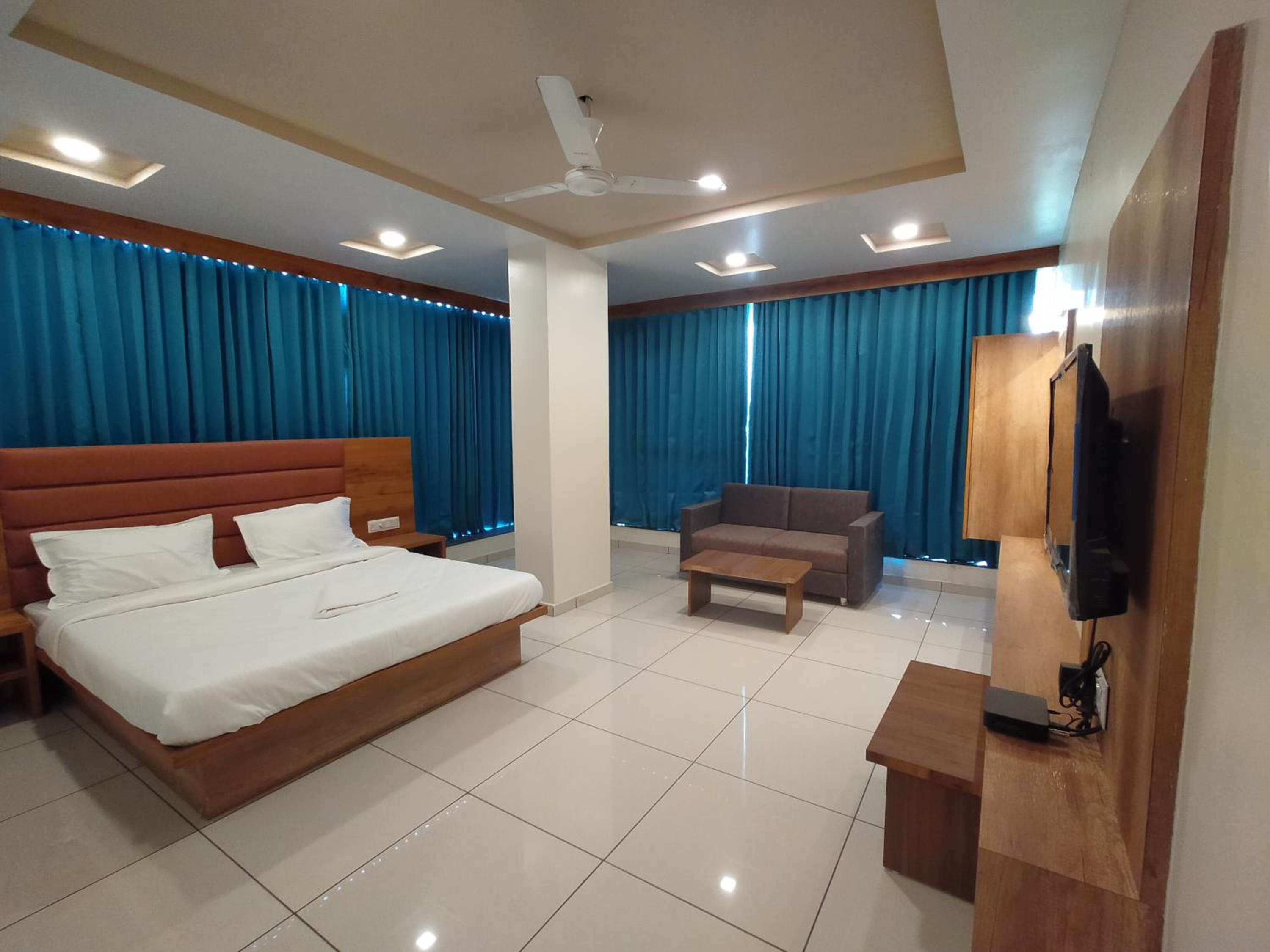 Executive Suite photo 3