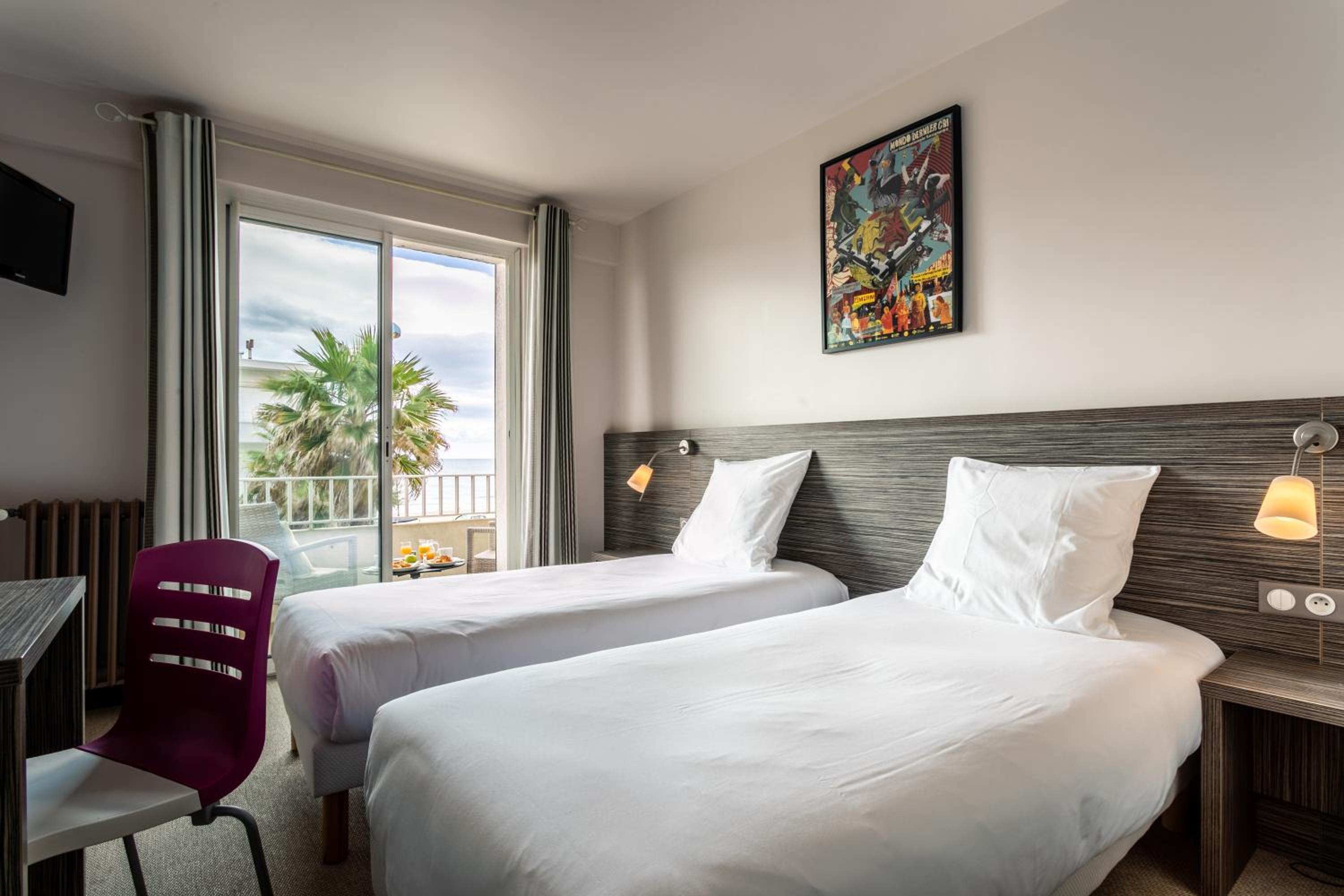 Twin Room with Balcony photo 2