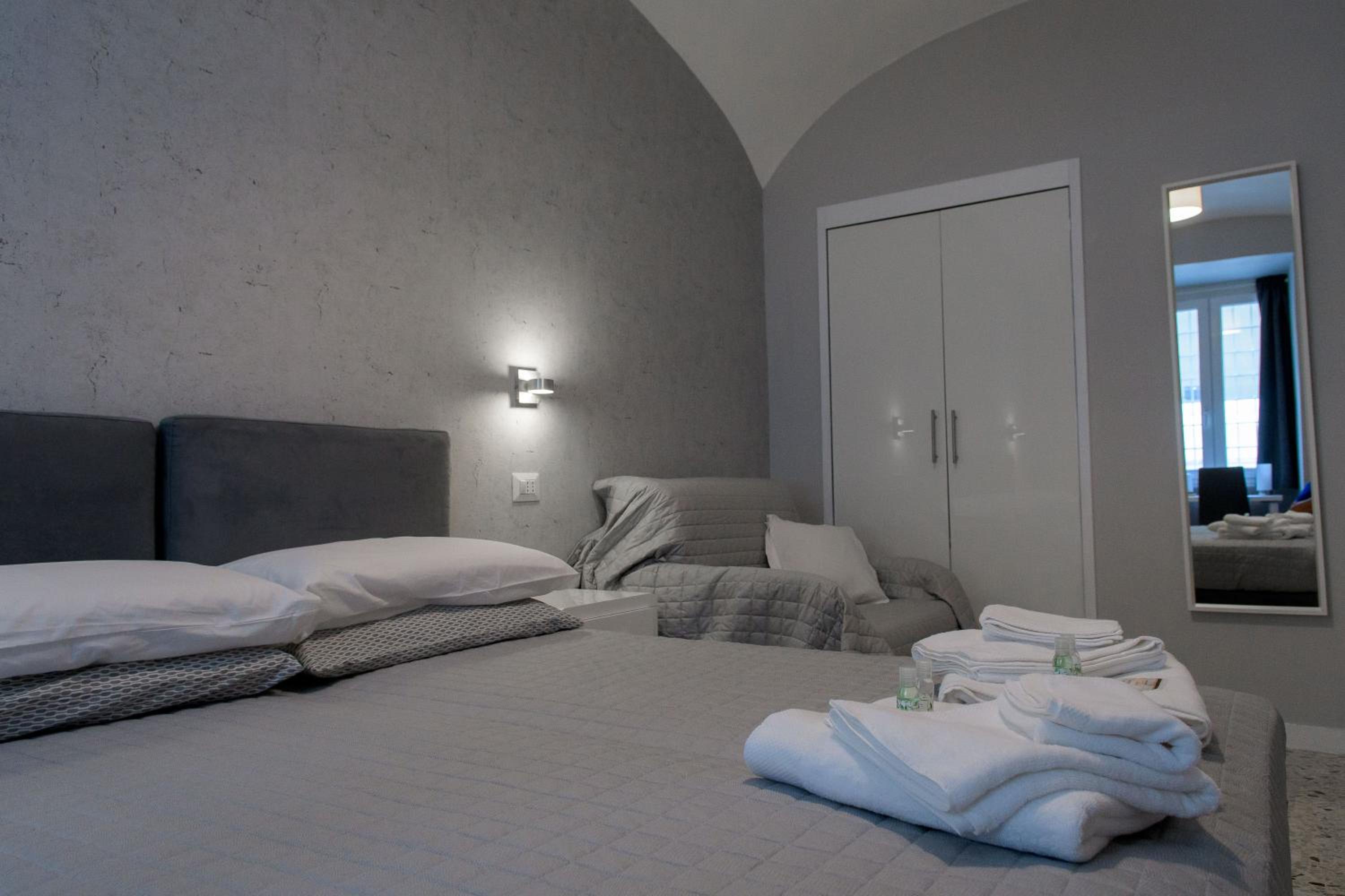 Triple Room with Private External Bathroom photo 2