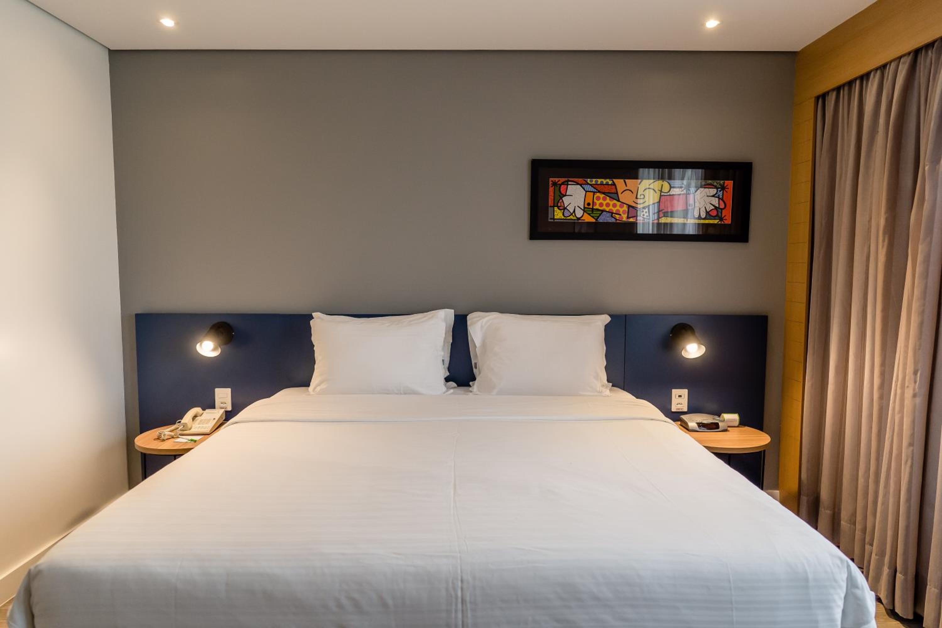 Standard King Room - Photo 5