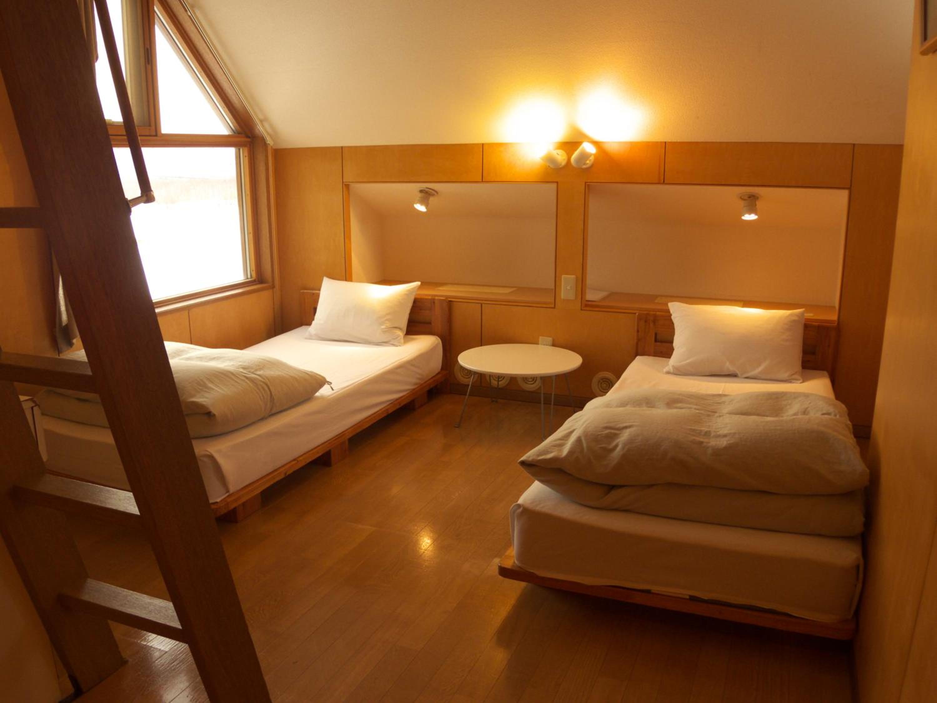 Twin Room with Loft and Shared Bathroom photo 3