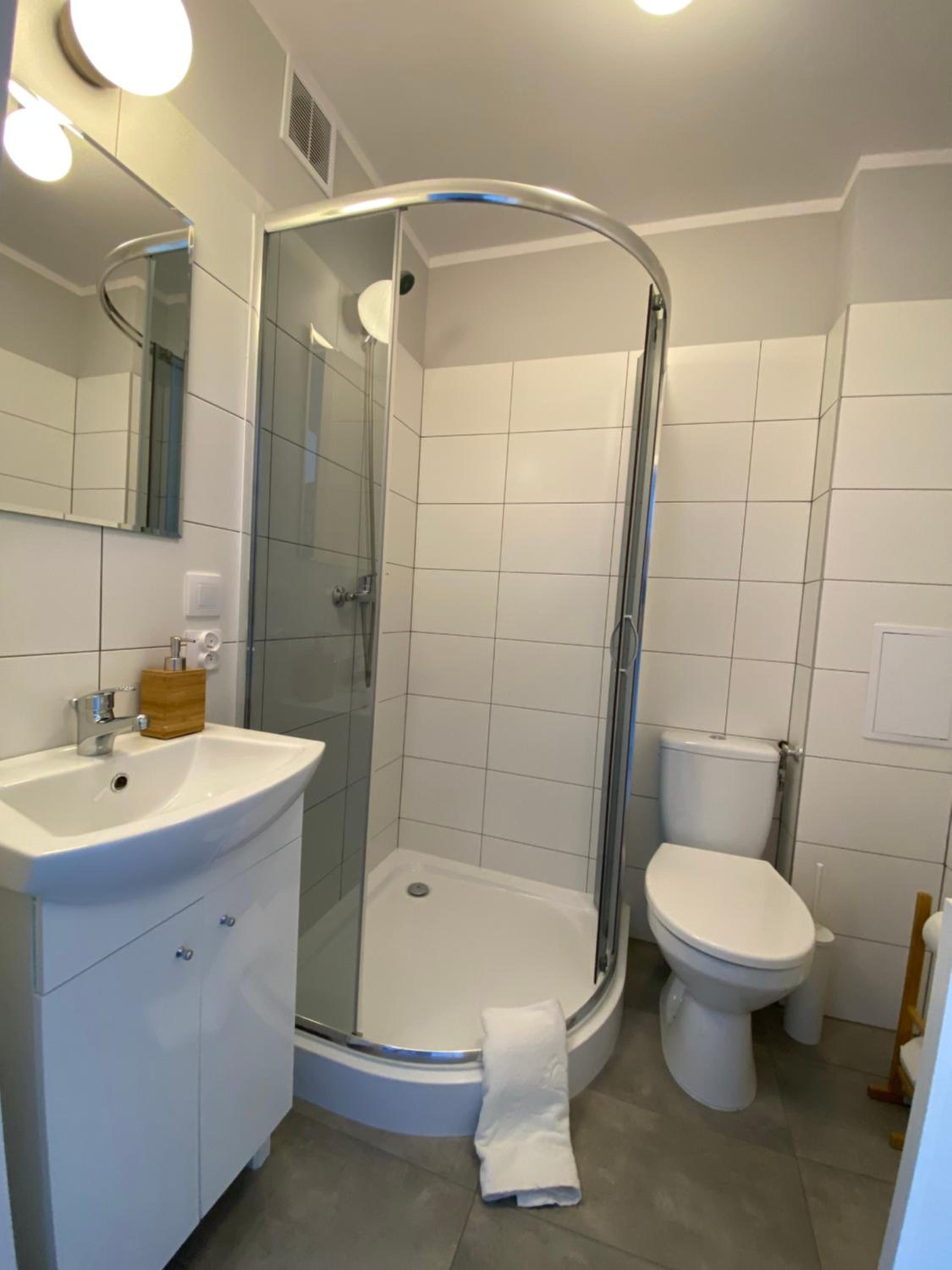 One-Bedroom Apartment - Photo 3