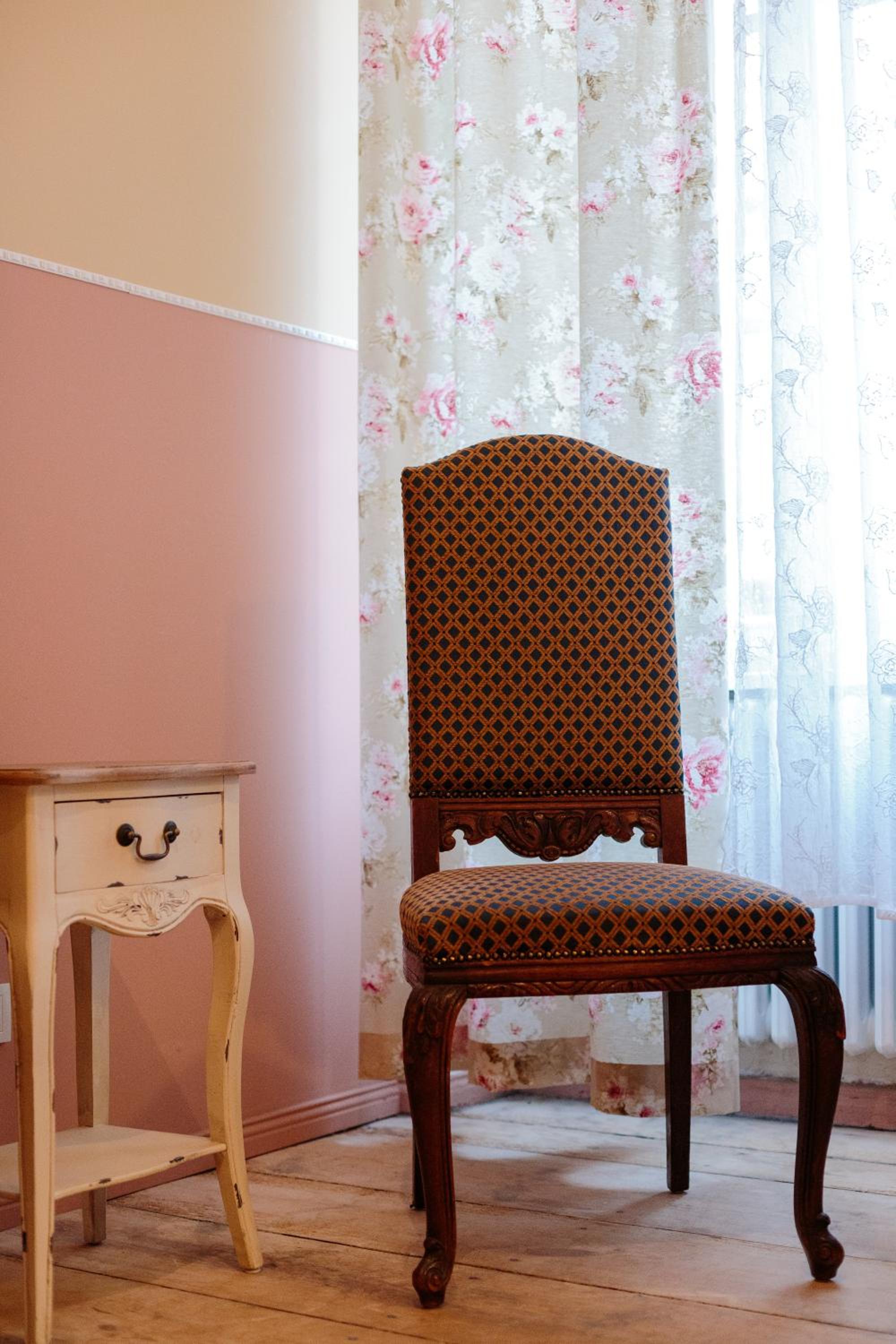 Twin Room with Private Bathroom - Photo 5